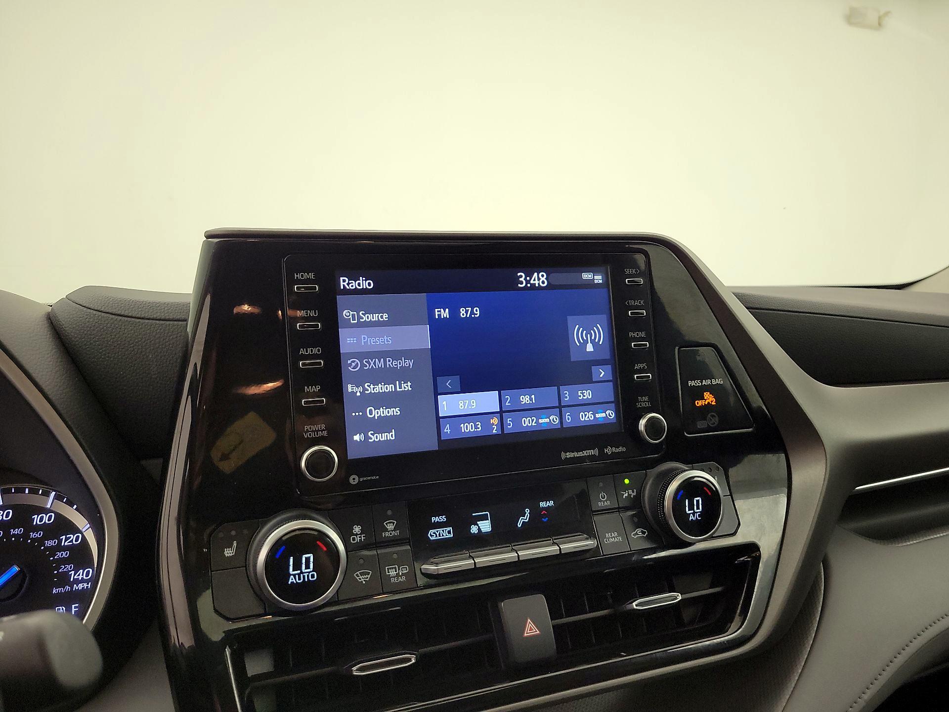 Thumbnail: 2022 Toyota Highlander - 16