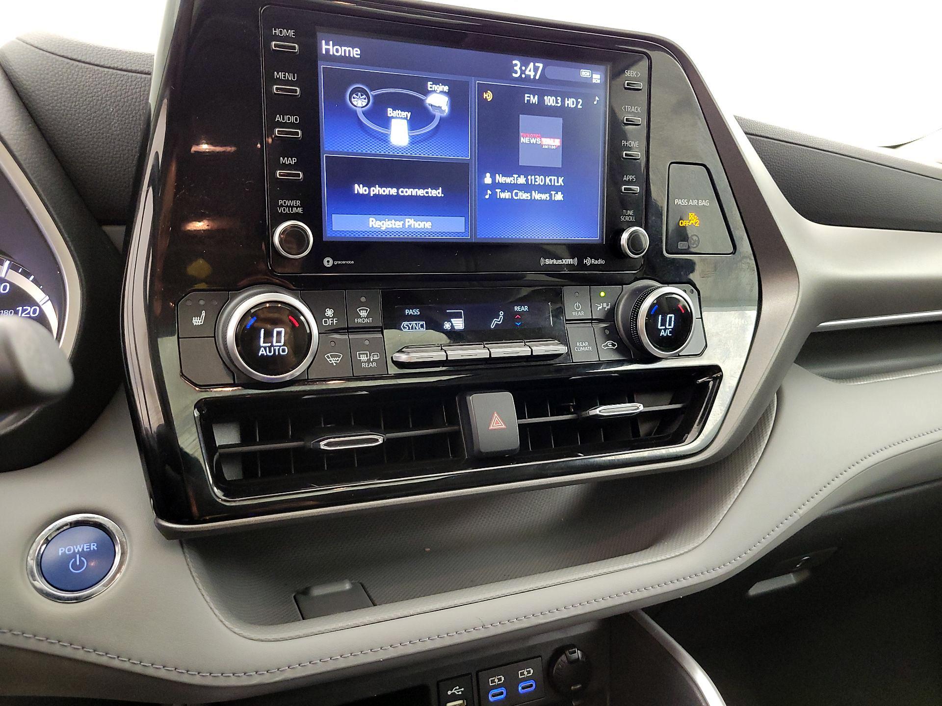 Thumbnail: 2022 Toyota Highlander - 17