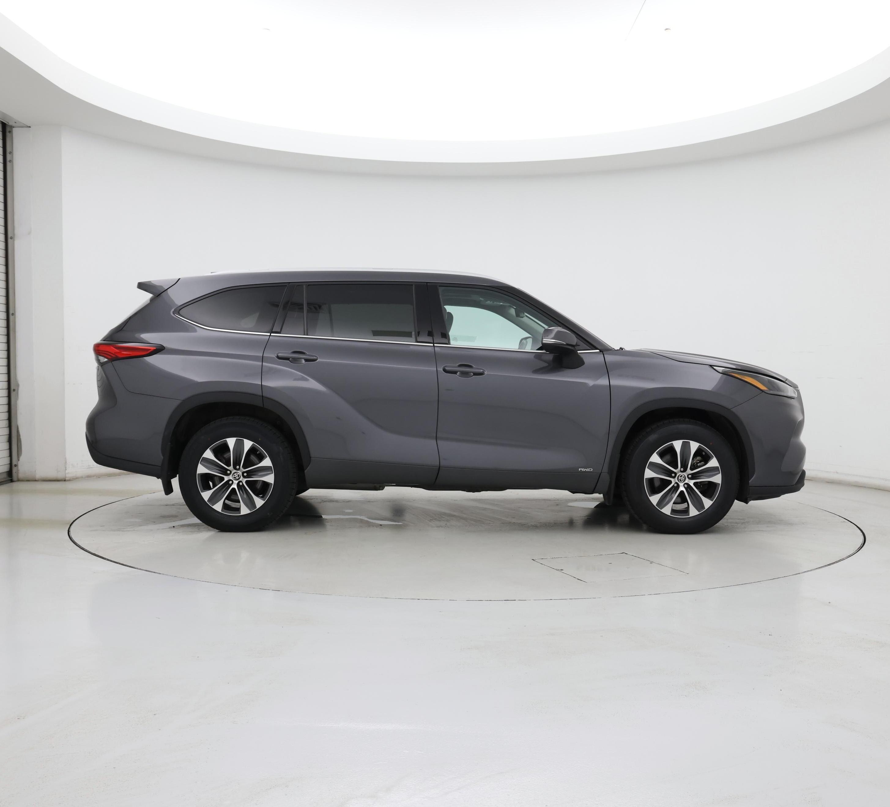 Thumbnail: 2022 Toyota Highlander - 7