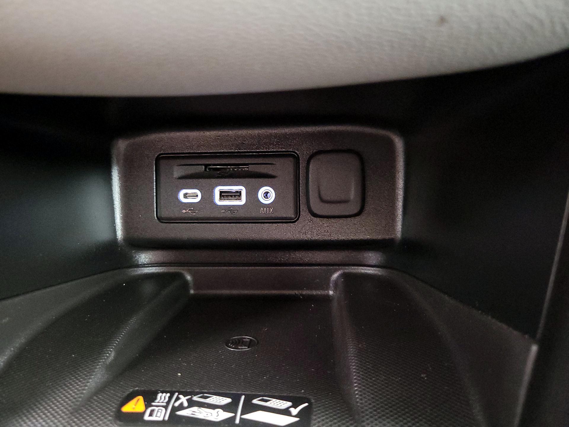 Thumbnail: 2020 Chevrolet Equinox - 18