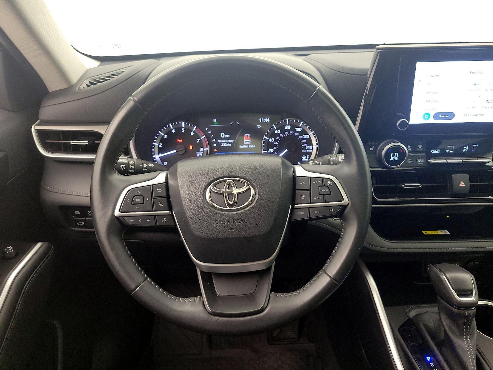 2023 Toyota Highlander XLE - Photo 11