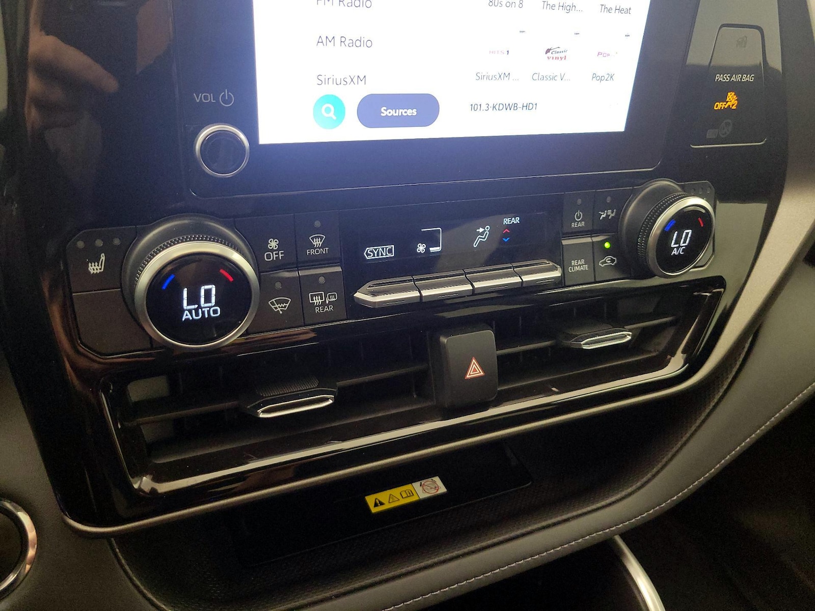 2023 Toyota Highlander XLE - Photo 17
