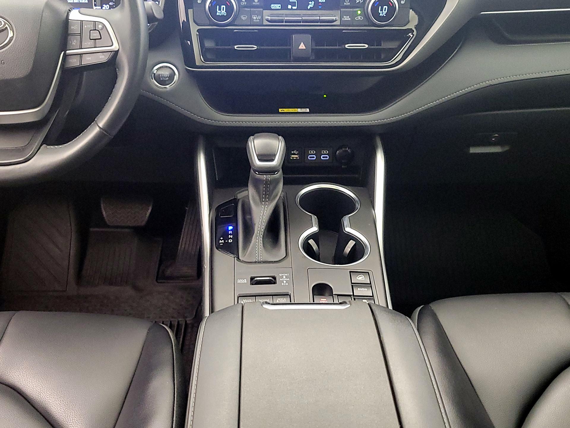 Thumbnail: 2023 Toyota Highlander - 17