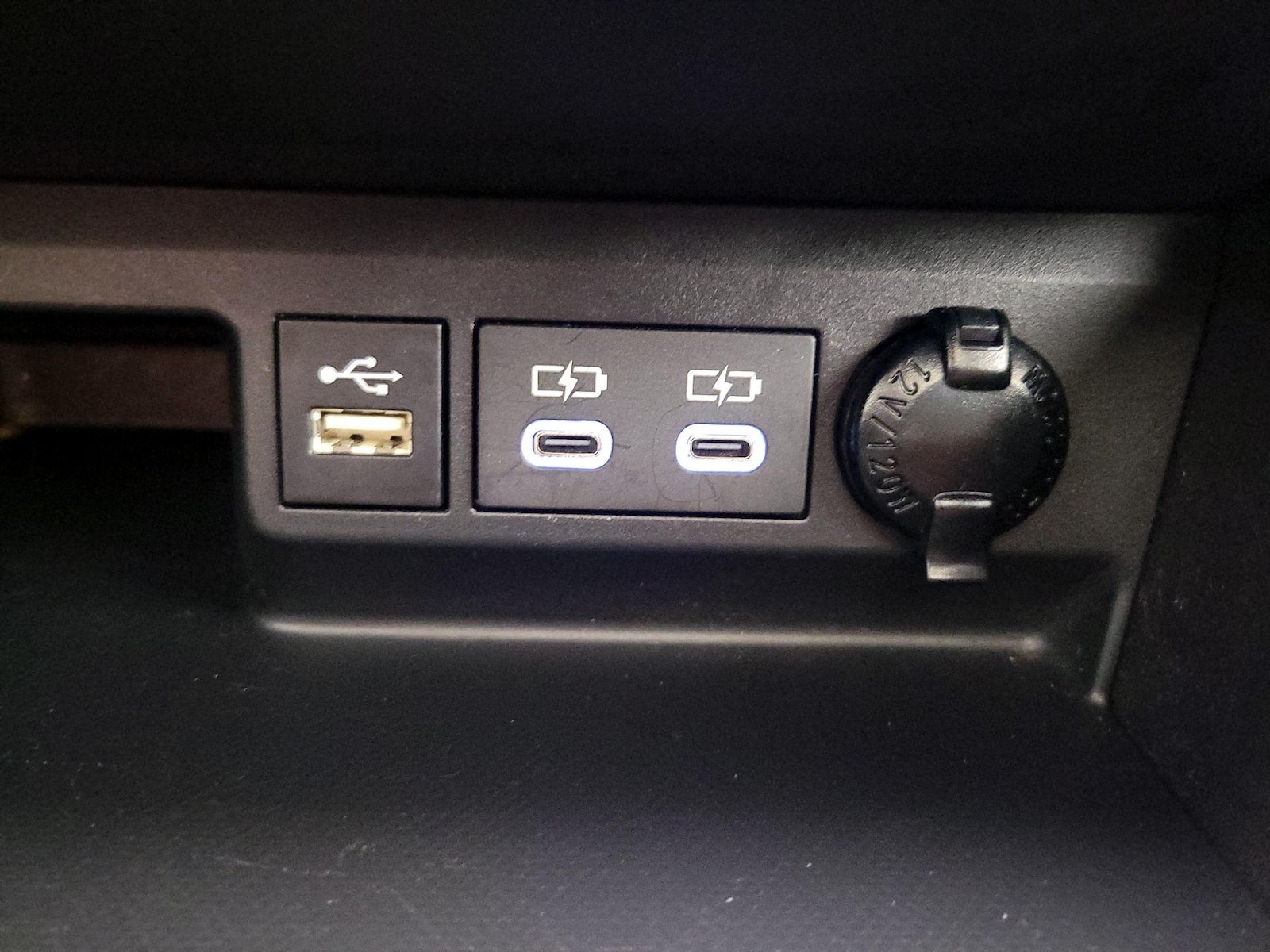 2023 Toyota Highlander XLE - Photo 19