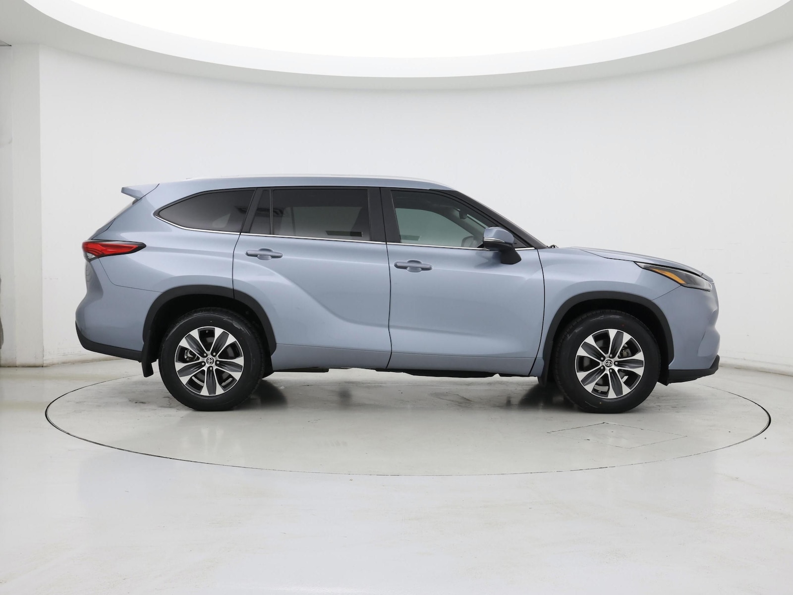 2023 Toyota Highlander XLE - Photo 8