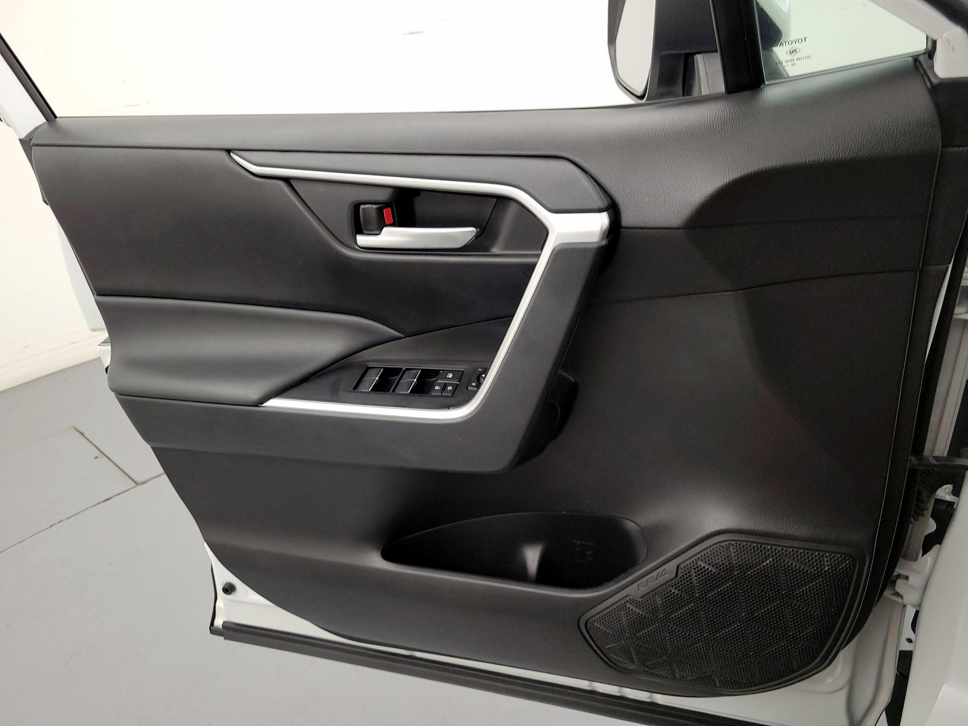 Thumbnail: 2023 Toyota RAV4 - 12