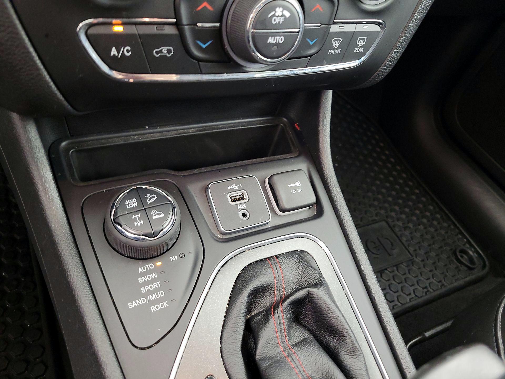 Thumbnail: 2021 Jeep Cherokee - 18