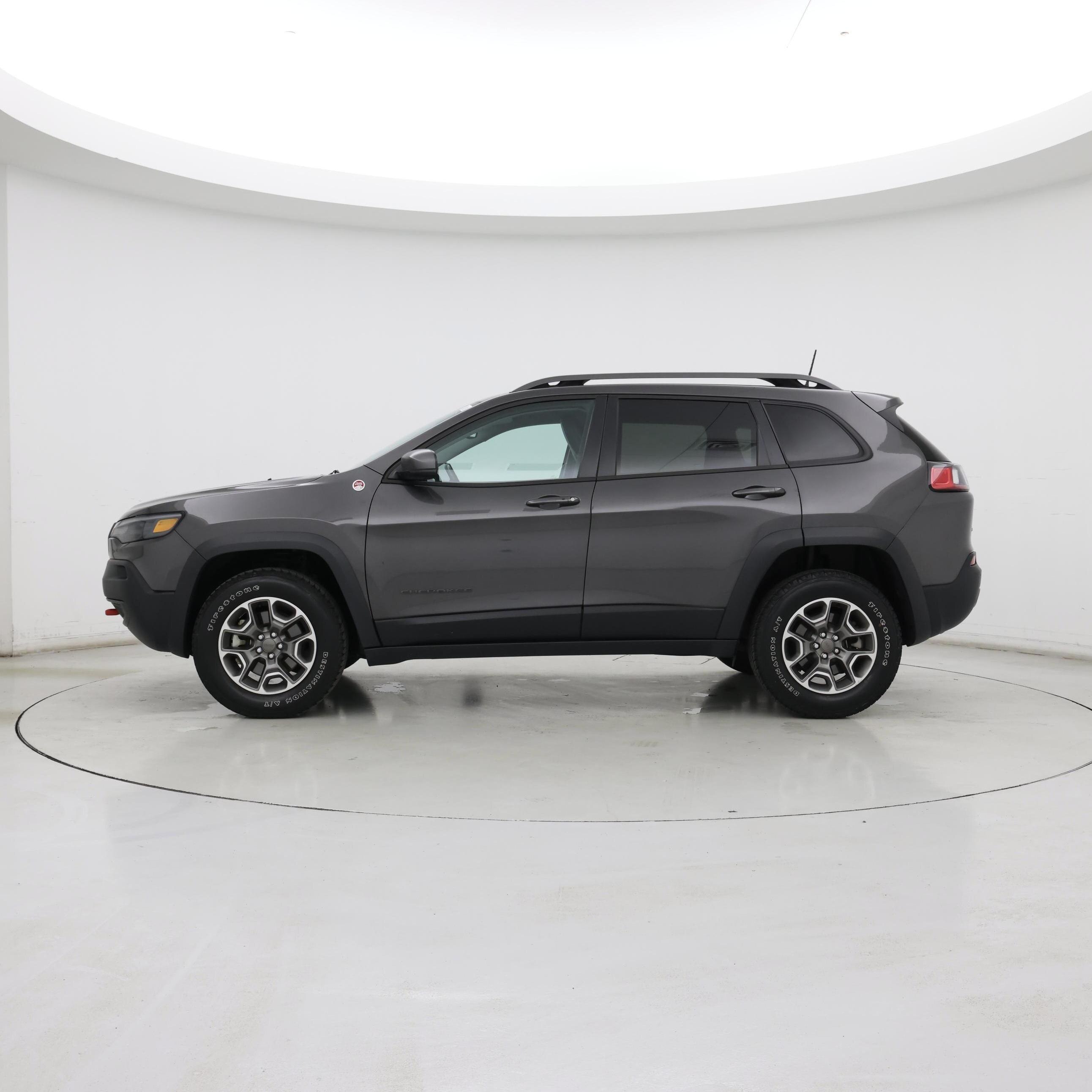 Thumbnail: 2021 Jeep Cherokee - 3
