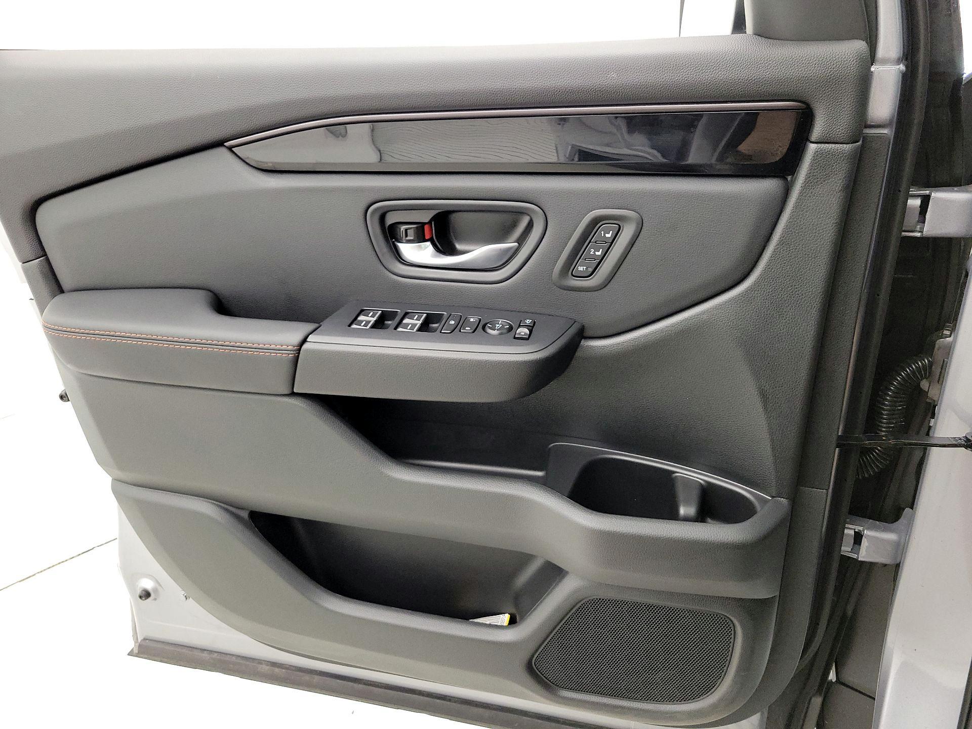 Thumbnail: 2025 Honda Pilot - 12