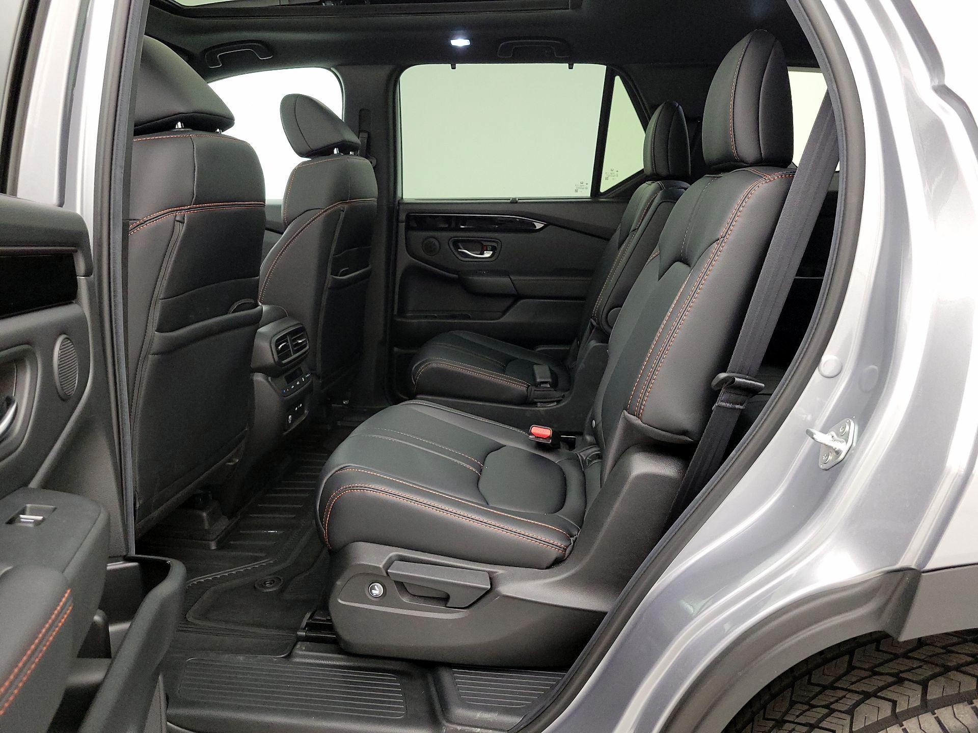 Thumbnail: 2025 Honda Pilot - 20