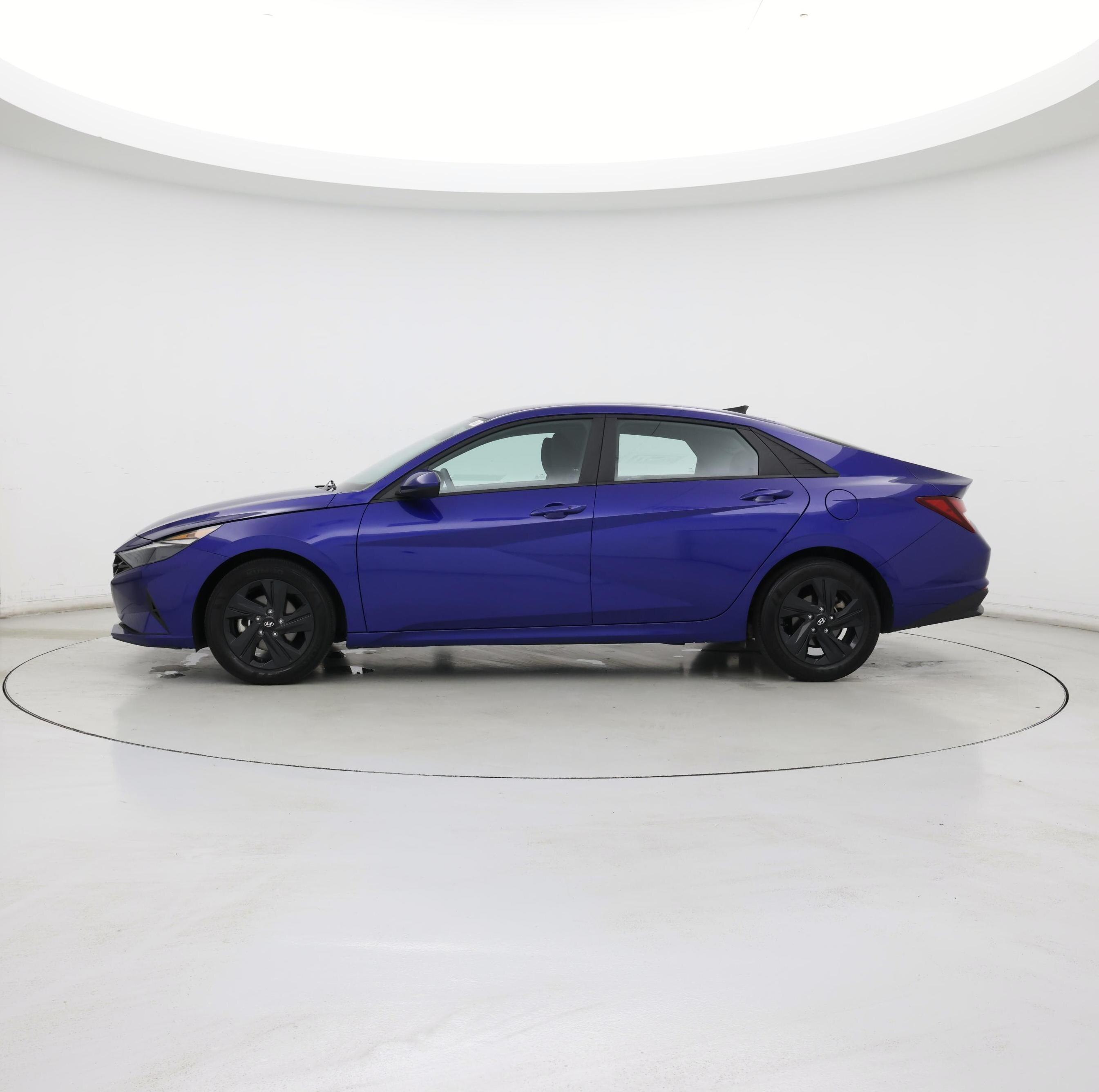 Thumbnail: 2023 Hyundai Elantra - 3