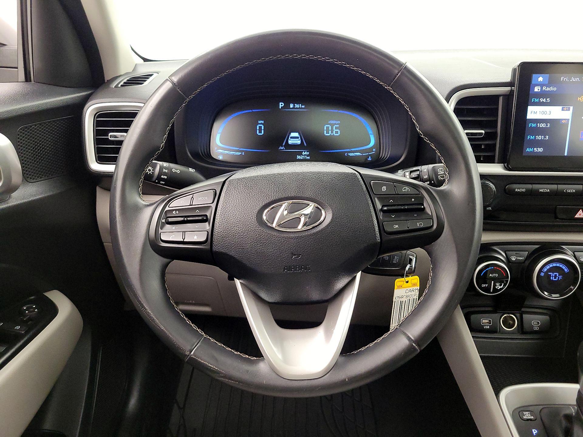 Thumbnail: 2023 Hyundai Venue - 10
