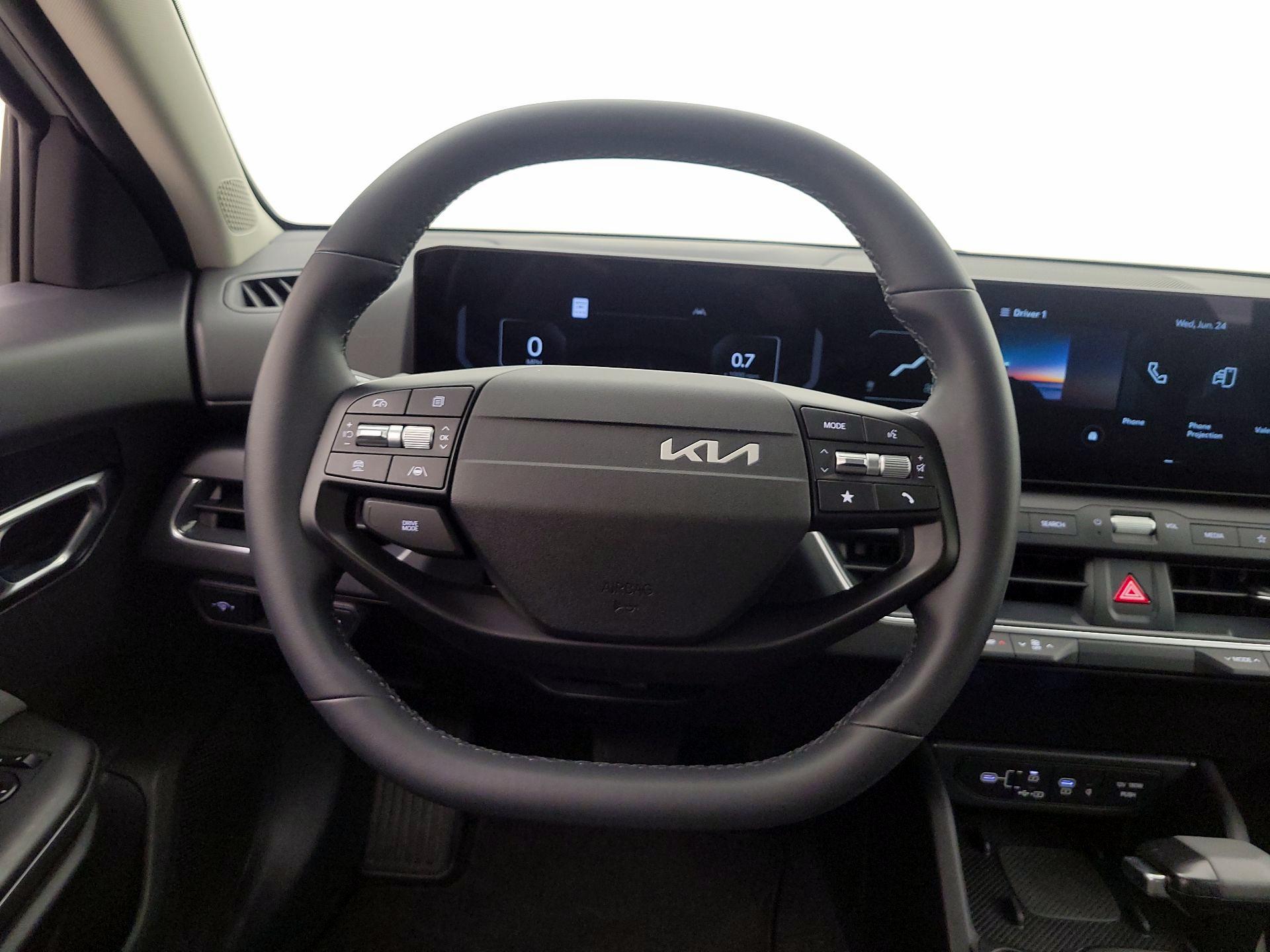 Thumbnail: 2025 Kia K4 - 10