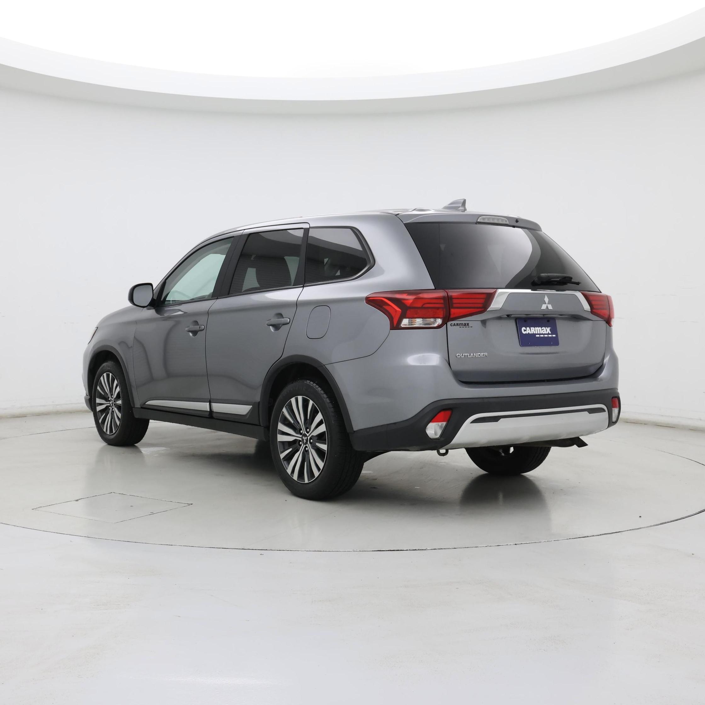 Thumbnail: 2020 Mitsubishi Outlander - 2