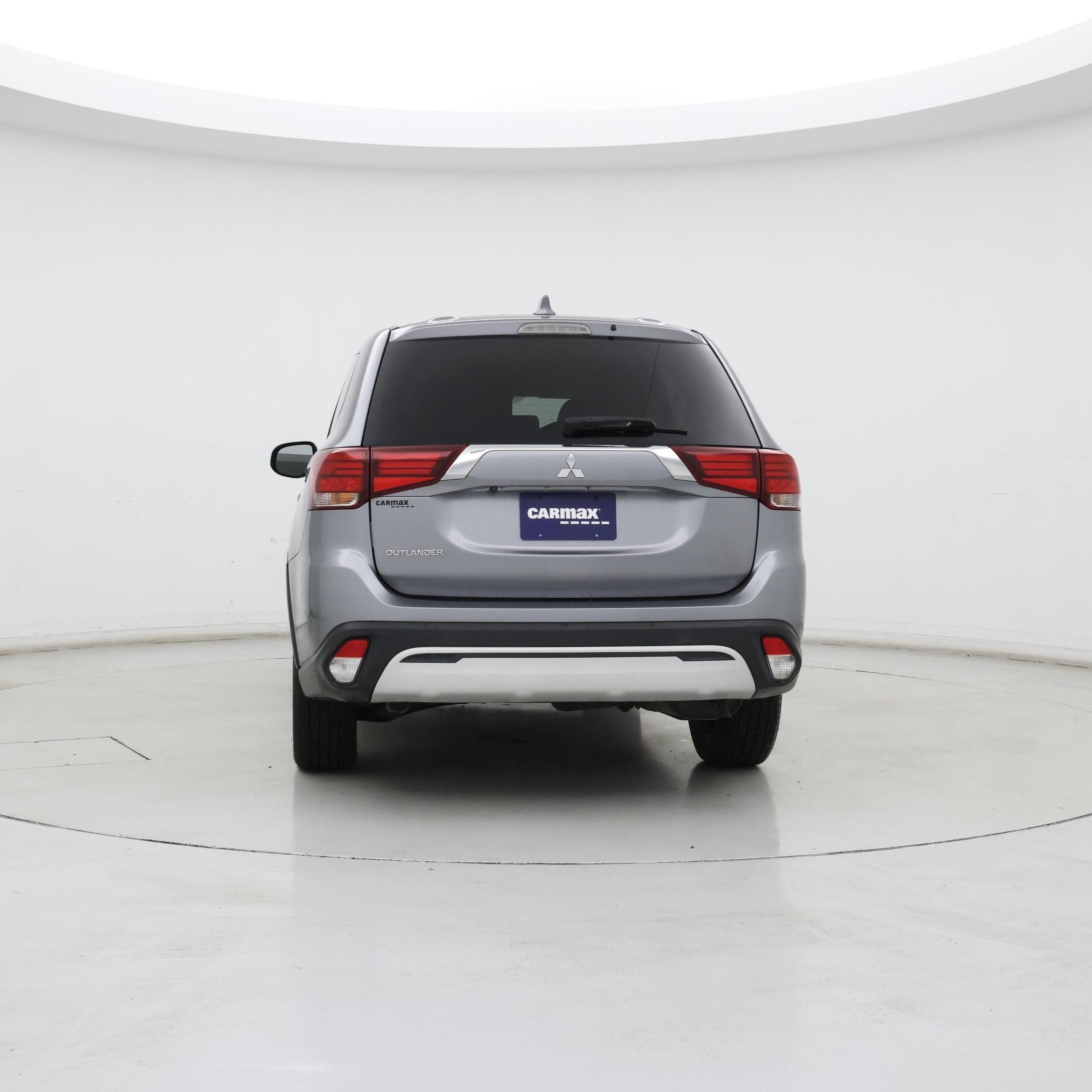 Thumbnail: 2020 Mitsubishi Outlander - 6