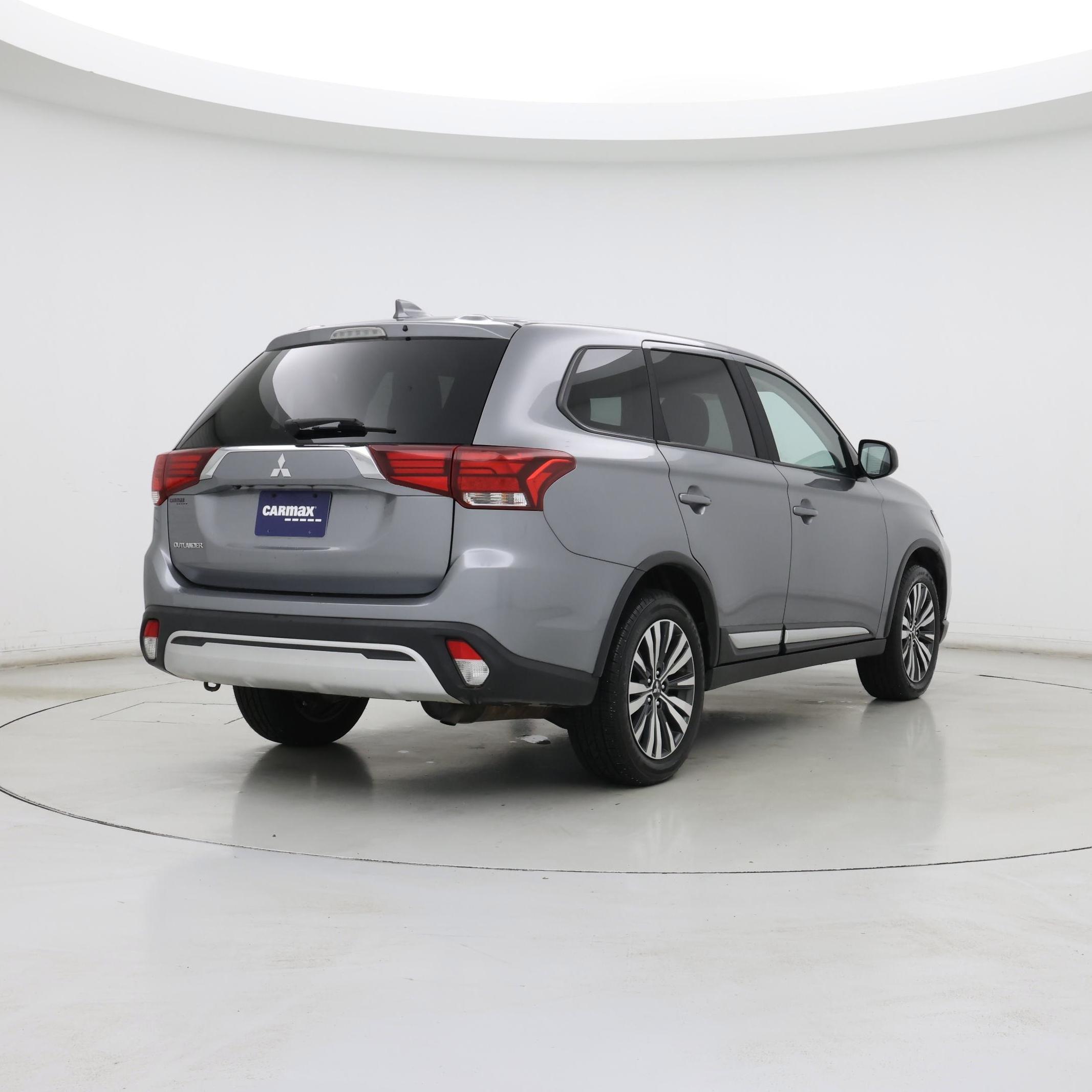 Thumbnail: 2020 Mitsubishi Outlander - 8