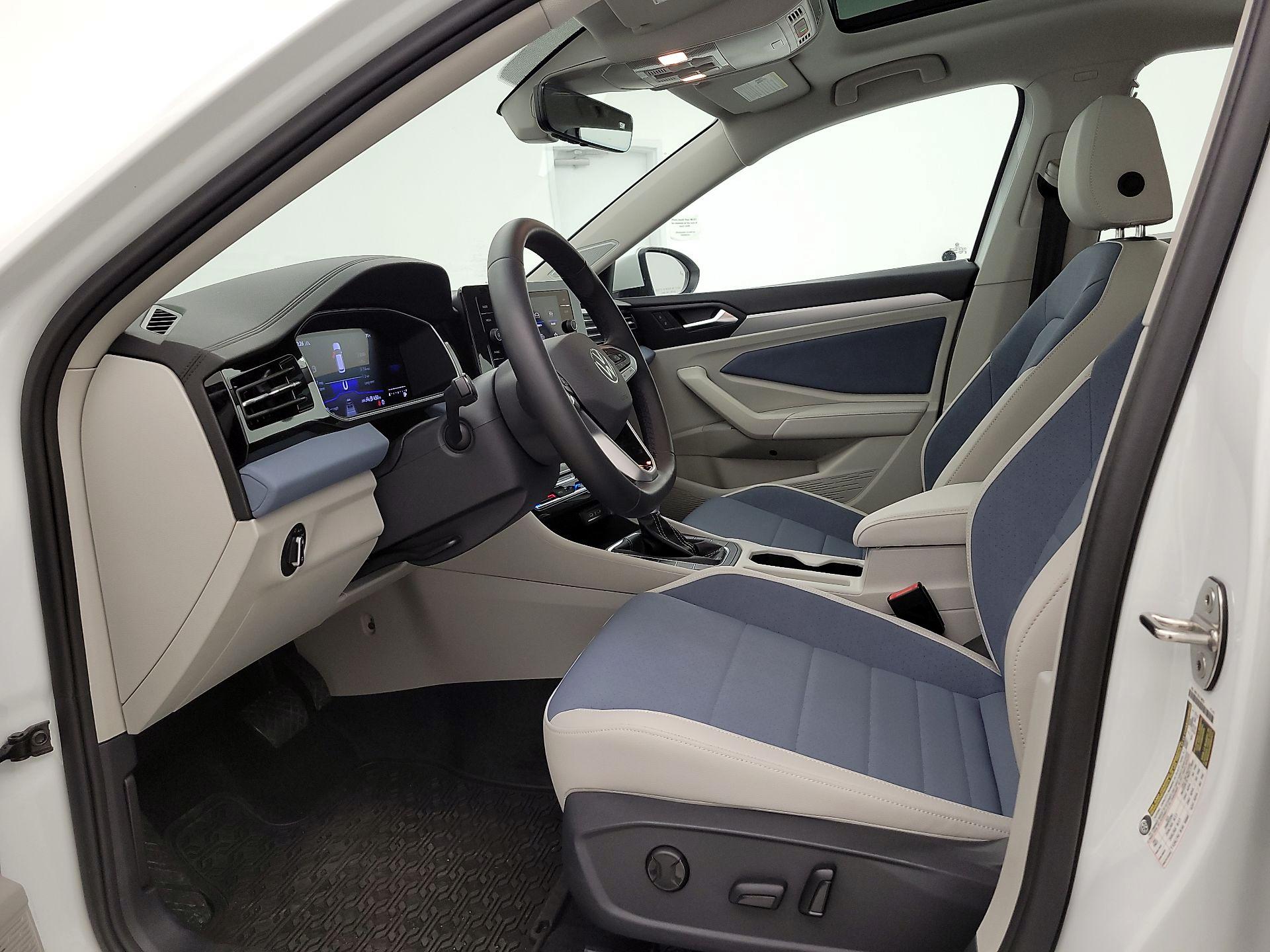 Thumbnail: 2025 Volkswagen Jetta - 11