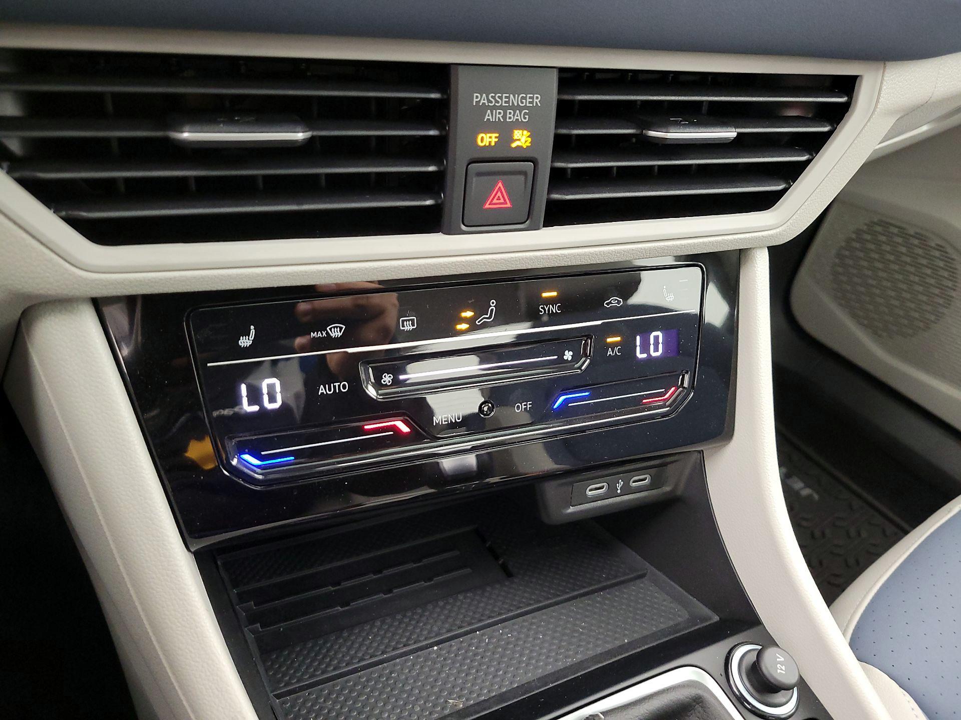 Thumbnail: 2025 Volkswagen Jetta - 16