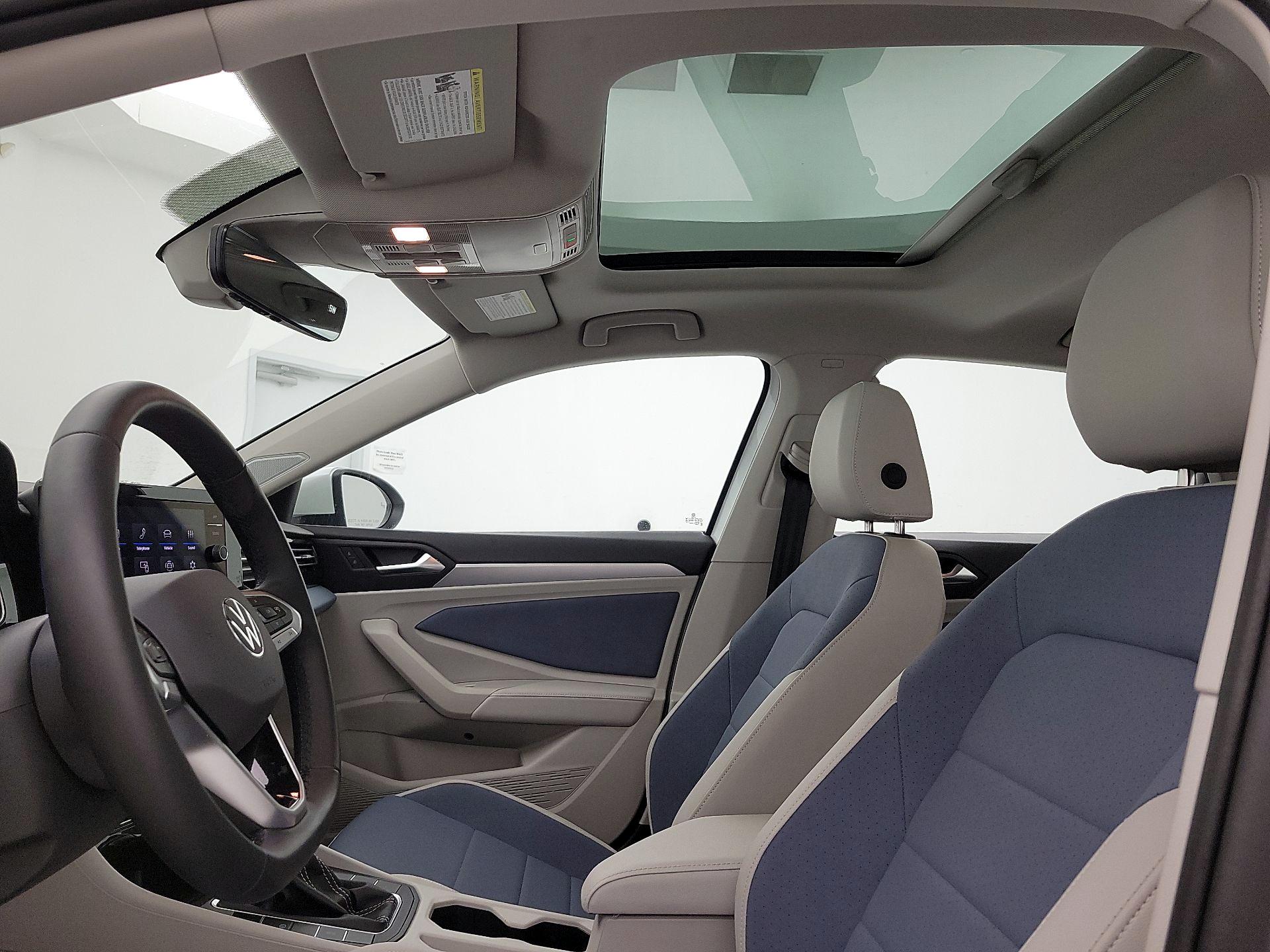 Thumbnail: 2025 Volkswagen Jetta - 19