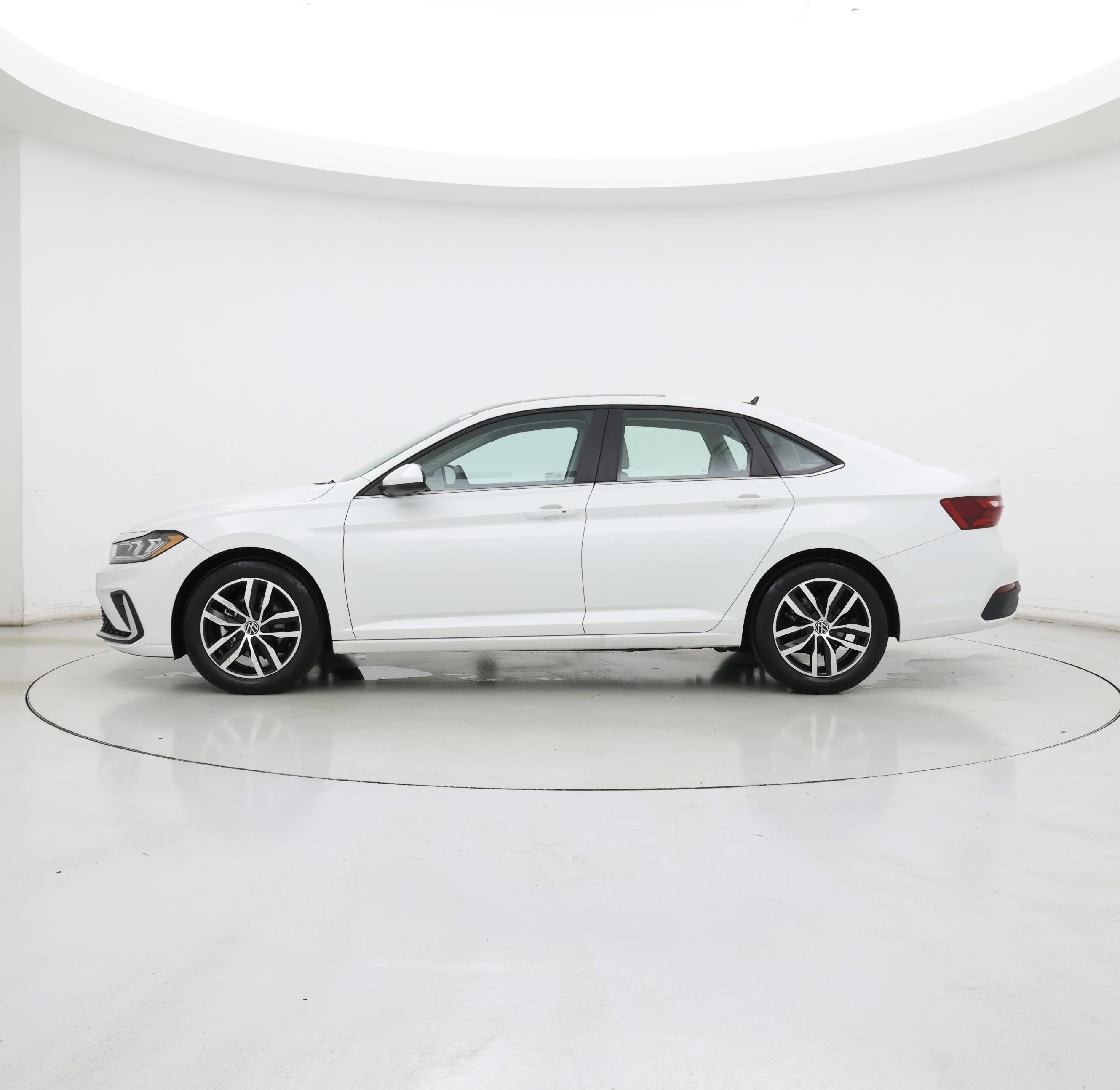 Thumbnail: 2025 Volkswagen Jetta - 3