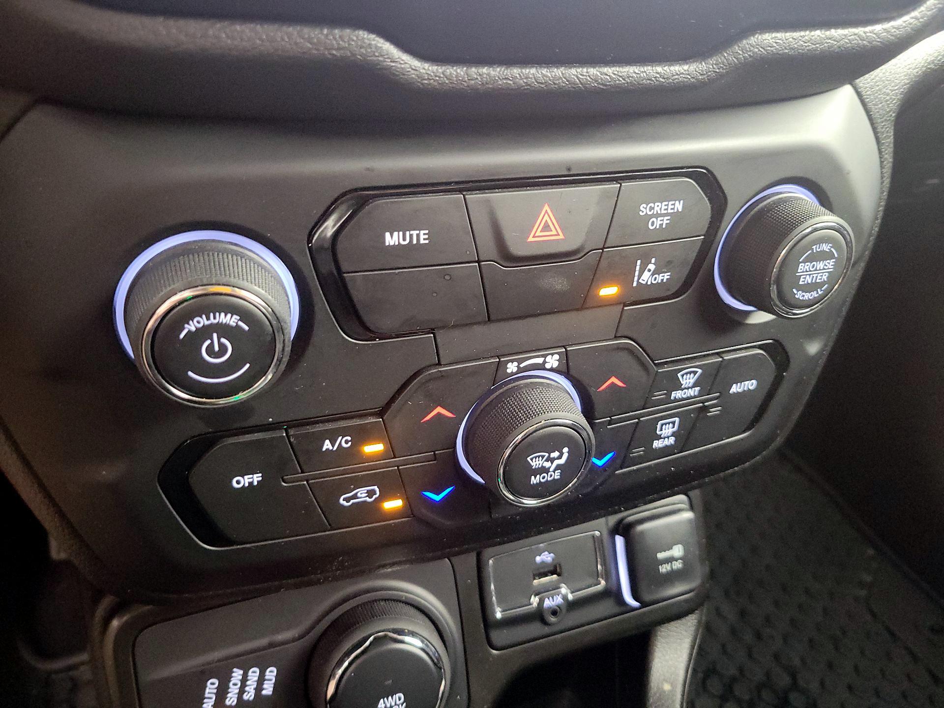 Thumbnail: 2022 Jeep Renegade - 17