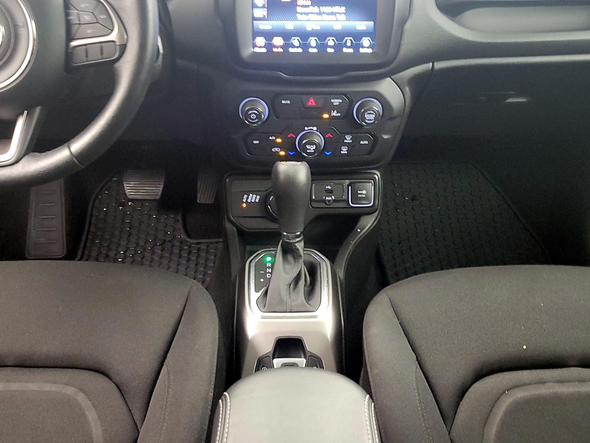 Thumbnail: 2022 Jeep Renegade - 18