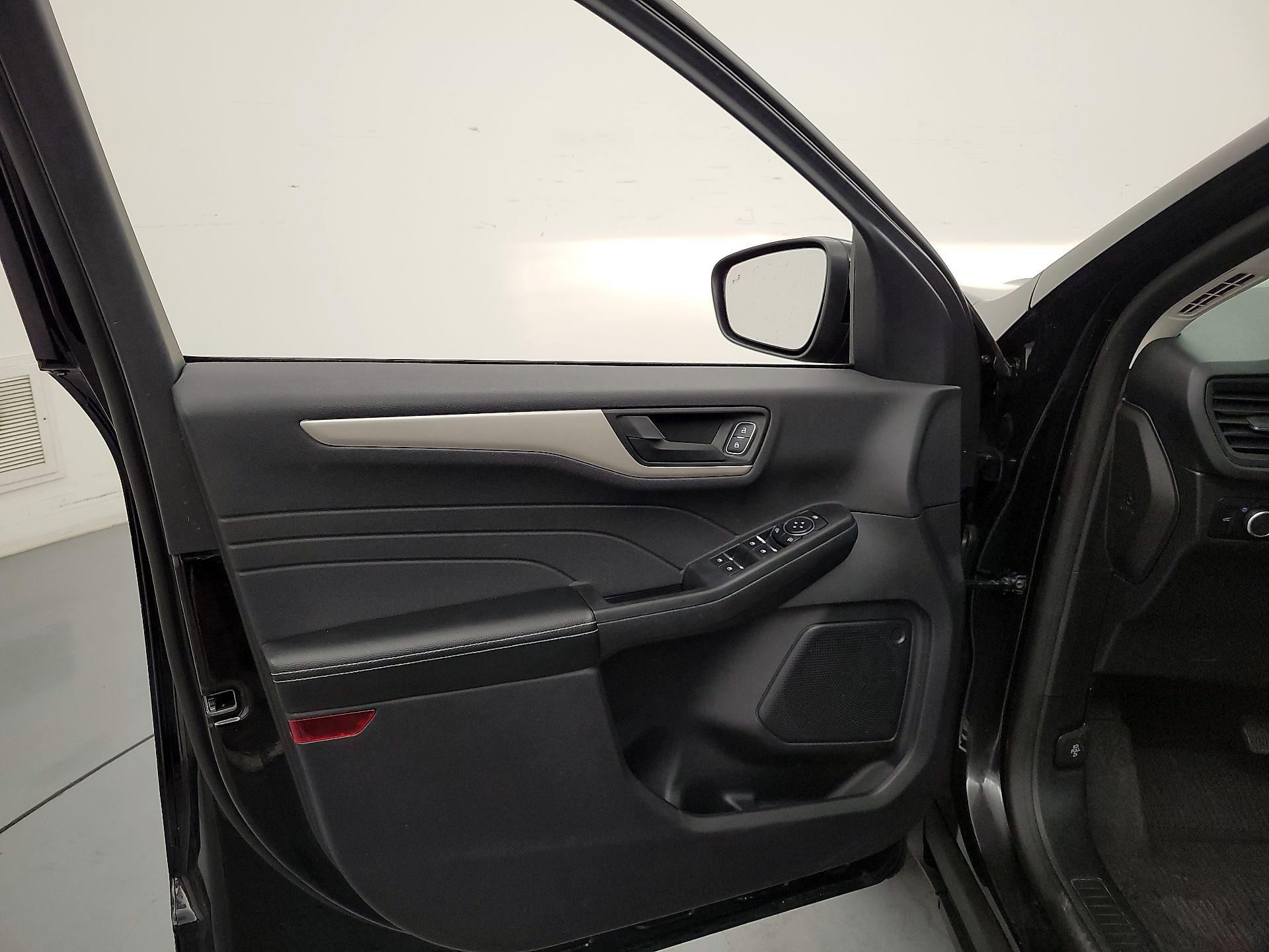 Thumbnail: 2022 Ford Escape - 12