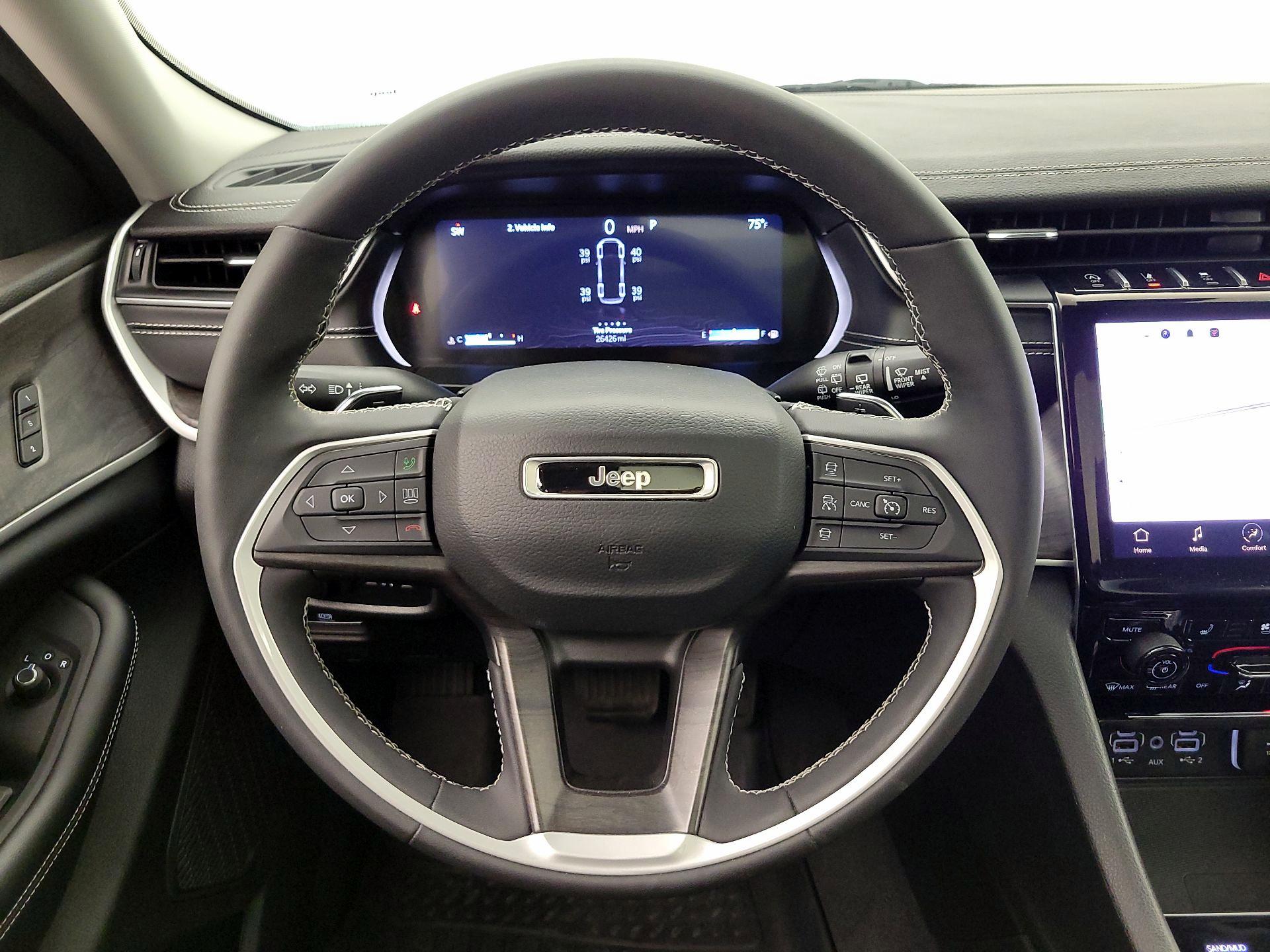 Thumbnail: 2023 Jeep Grand Cherokee L - 10