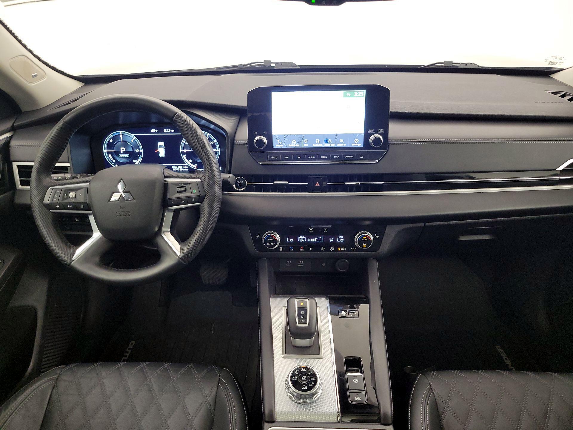 Thumbnail: 2023 Mitsubishi Outlander - 9