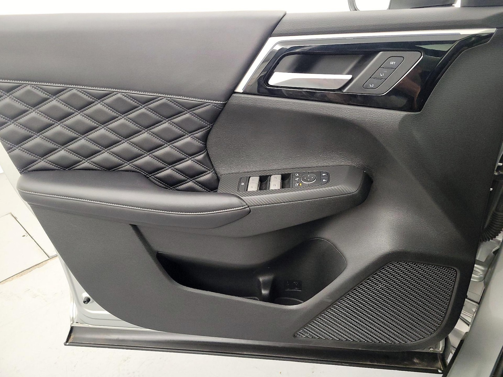 2023 Mitsubishi Outlander Plug-In Hybrid SEL - Photo 13