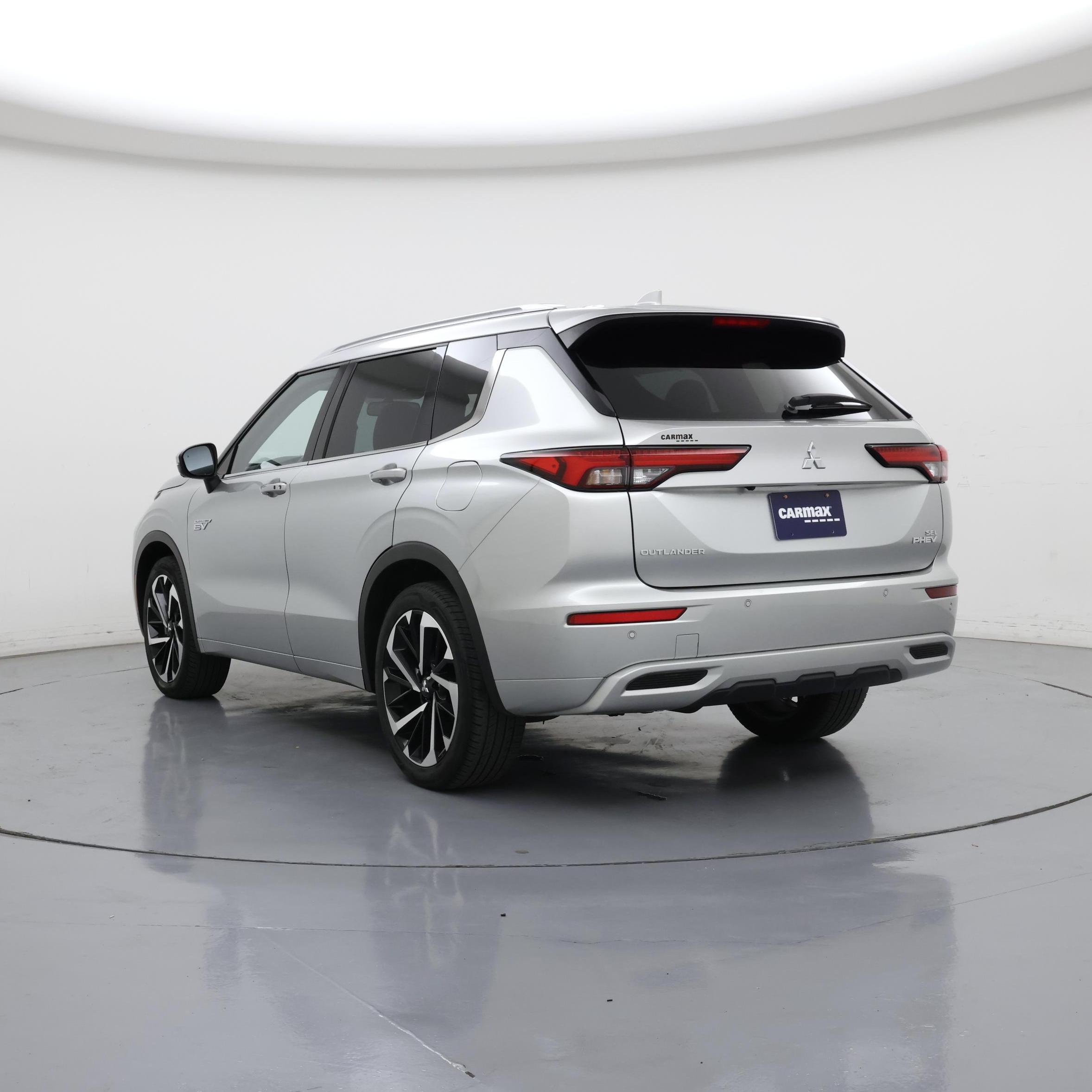 Thumbnail: 2023 Mitsubishi Outlander - 2