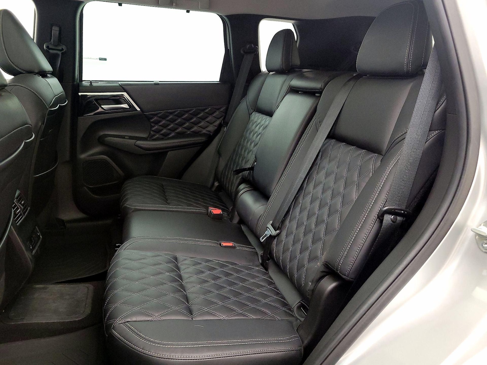 2023 Mitsubishi Outlander Plug-In Hybrid SEL - Photo 22
