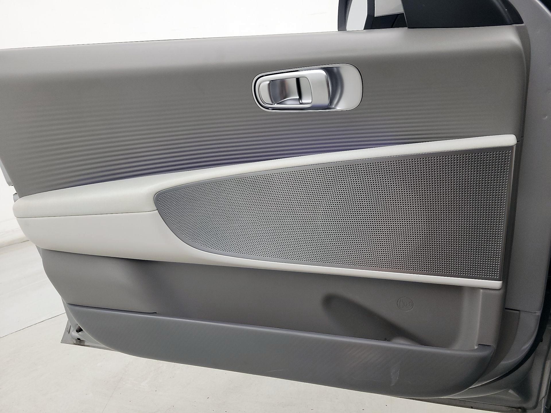 Thumbnail: 2023 Hyundai Ioniq 6 - 12