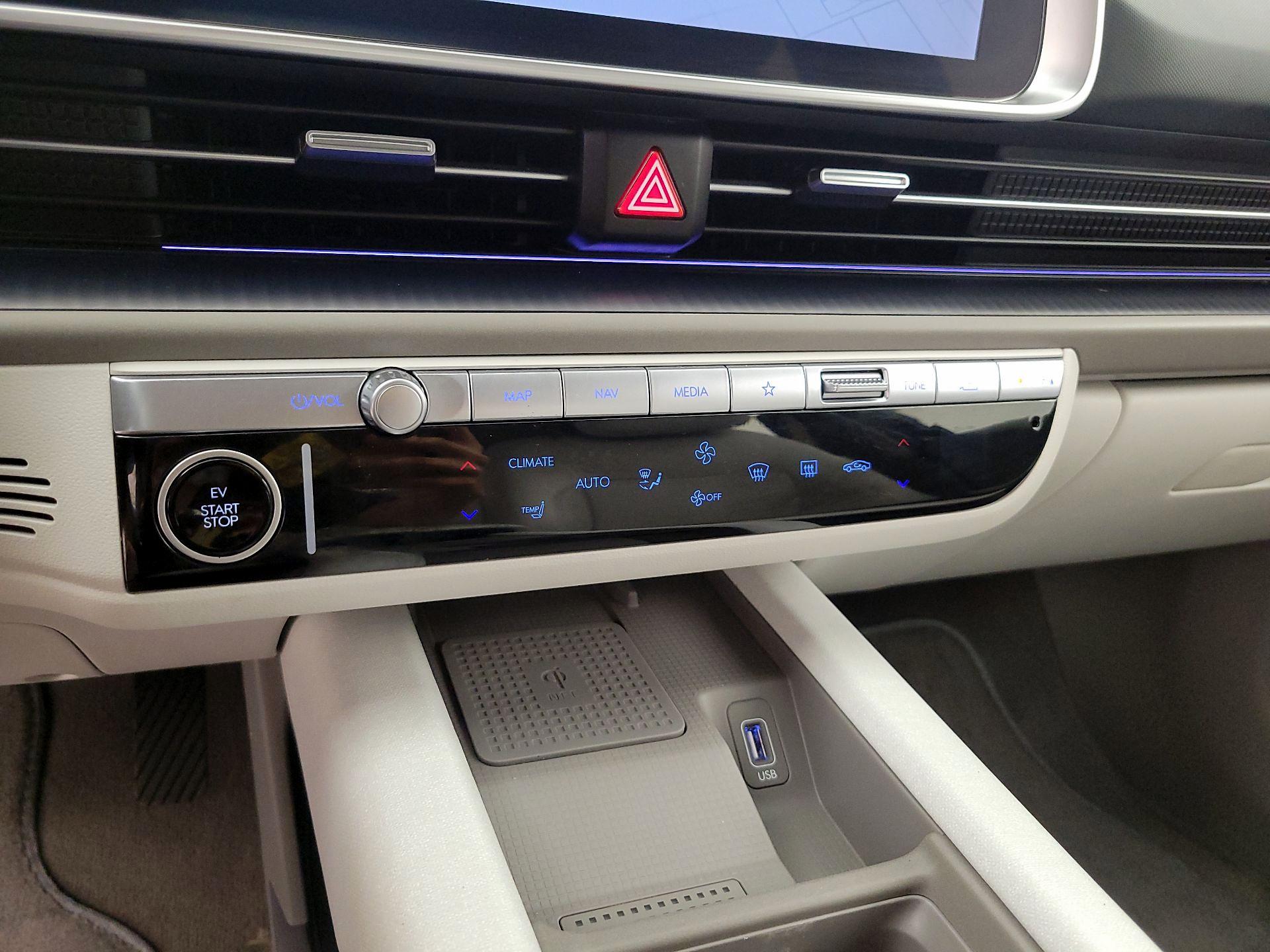 Thumbnail: 2023 Hyundai Ioniq 6 - 17