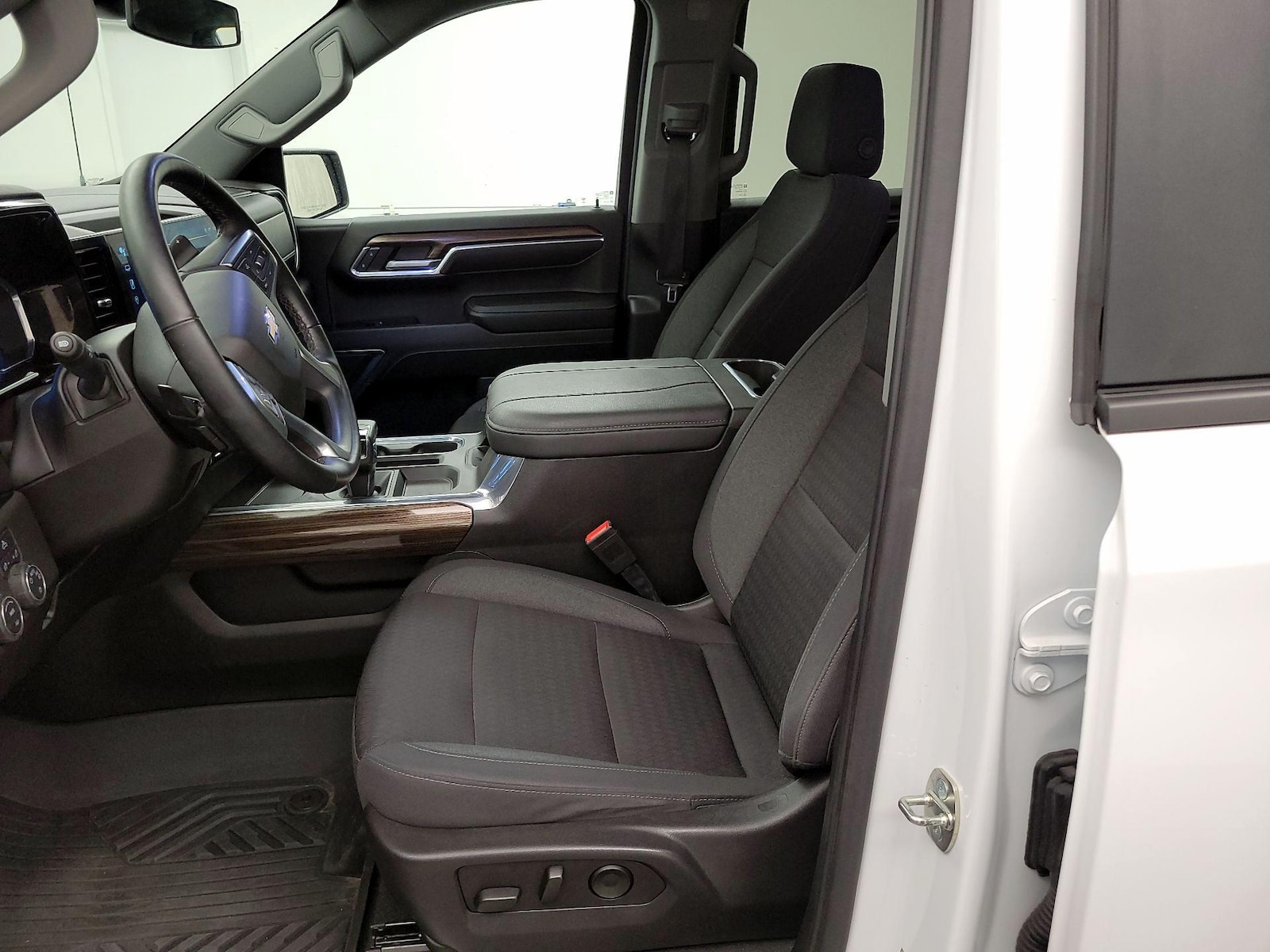 2023 Chevrolet Silverado 1500 LT - Photo 12