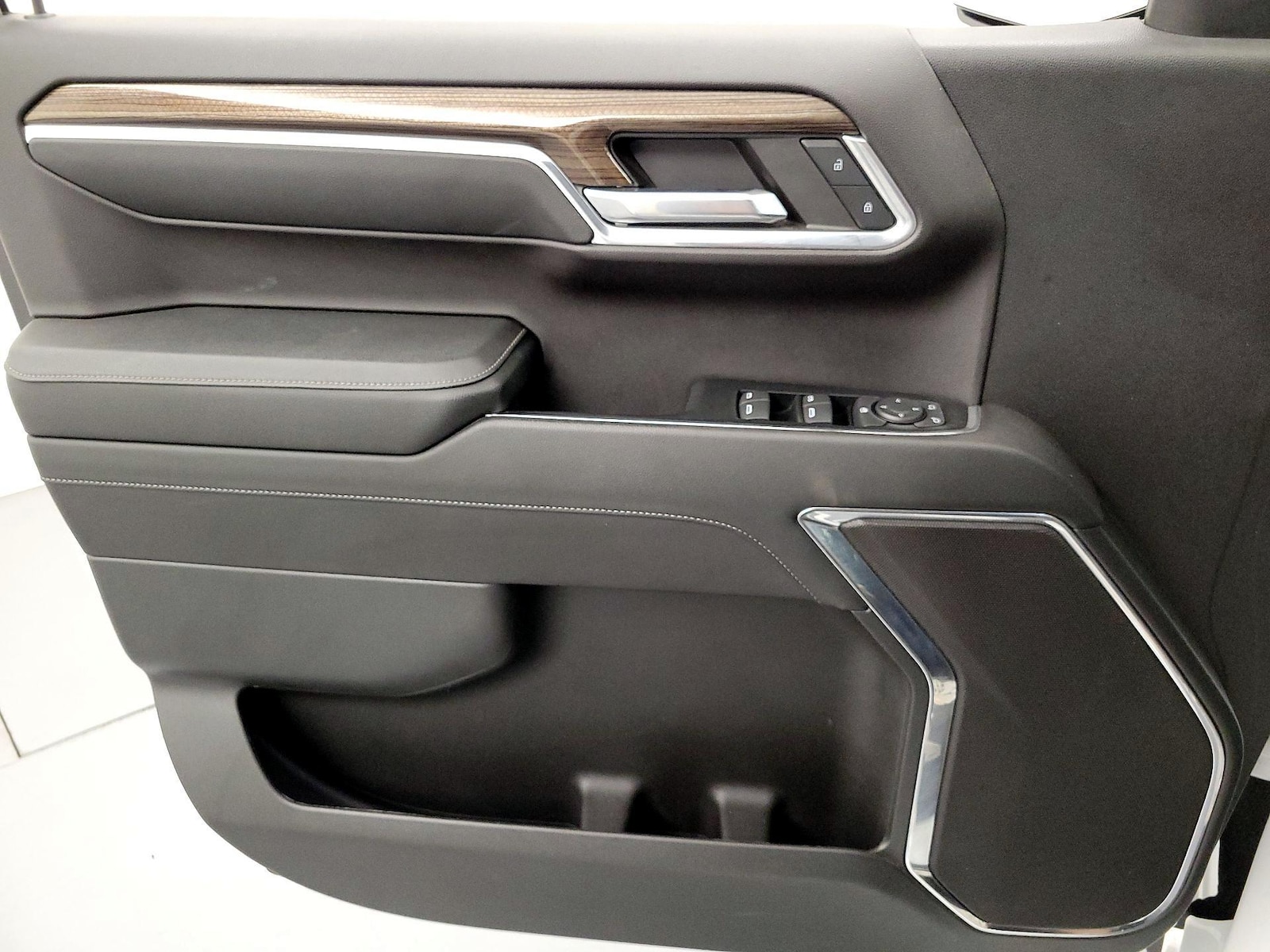 2023 Chevrolet Silverado 1500 LT - Photo 13