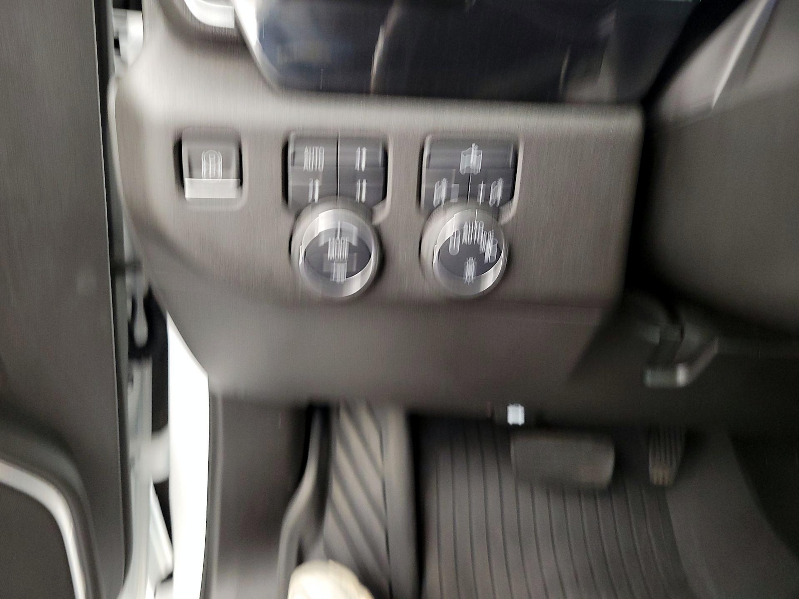 2023 Chevrolet Silverado 1500 LT - Photo 14