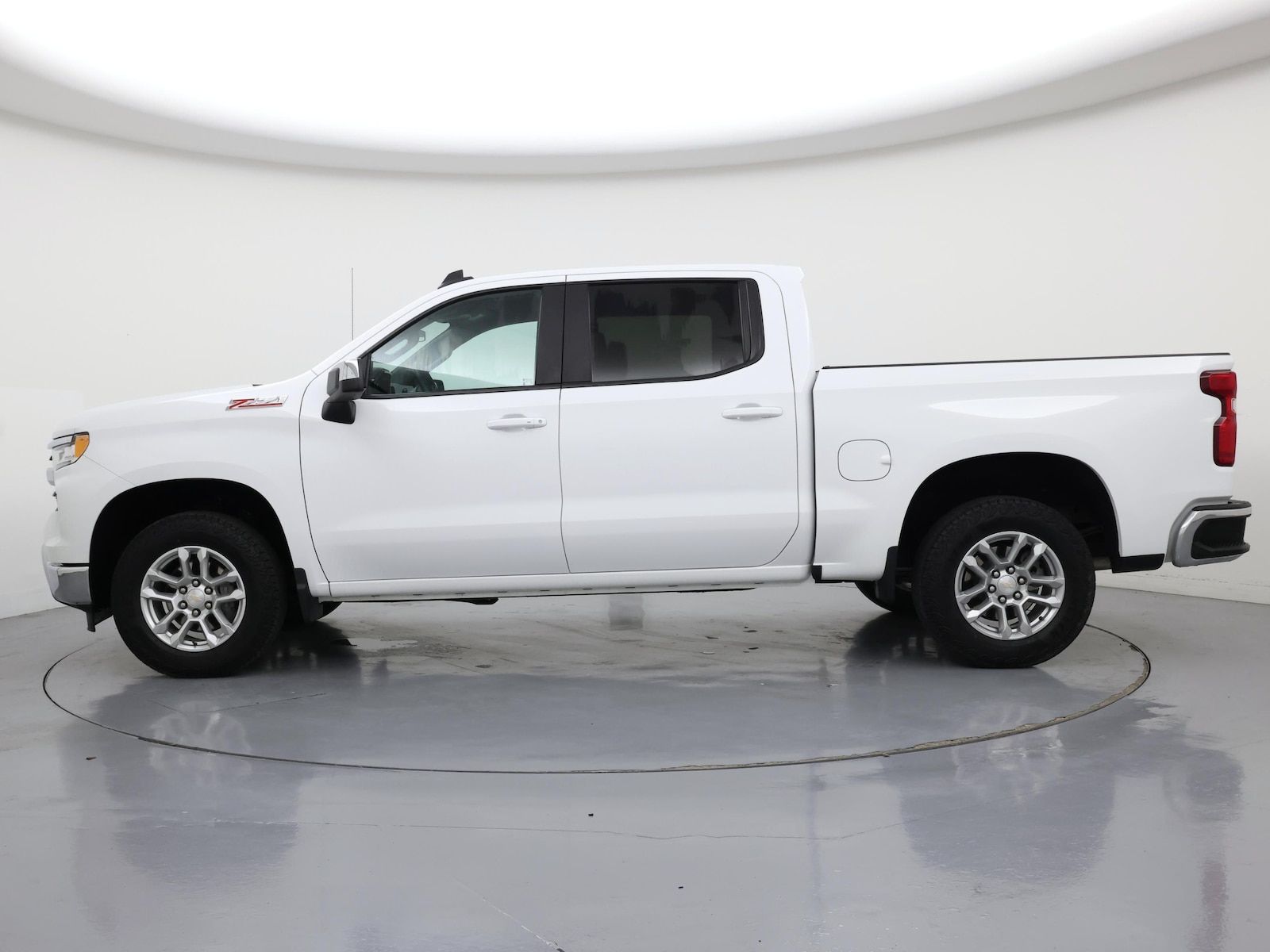 2023 Chevrolet Silverado 1500 LT - Photo 4