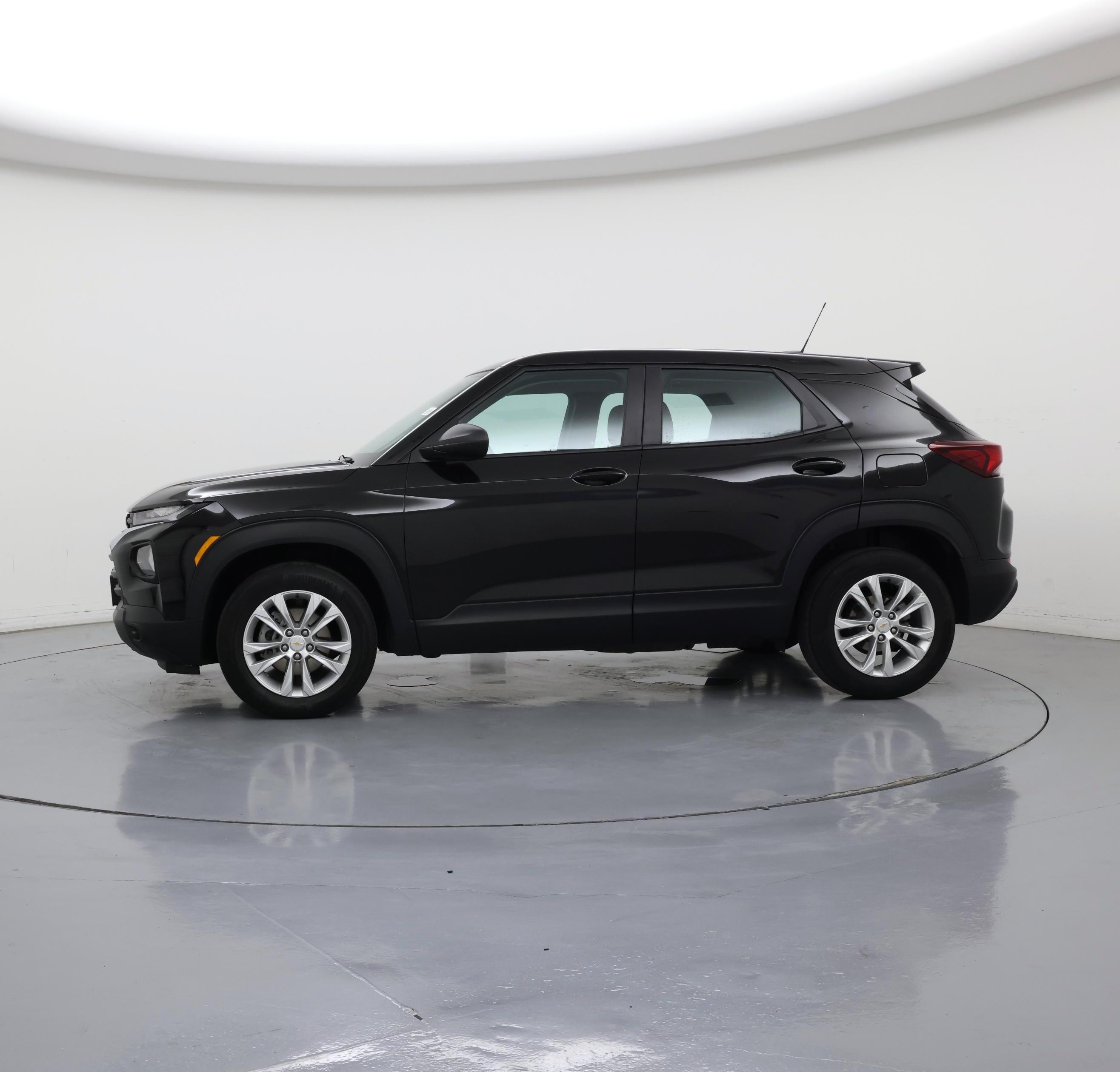 Thumbnail: 2023 Chevrolet TrailBlazer - 3
