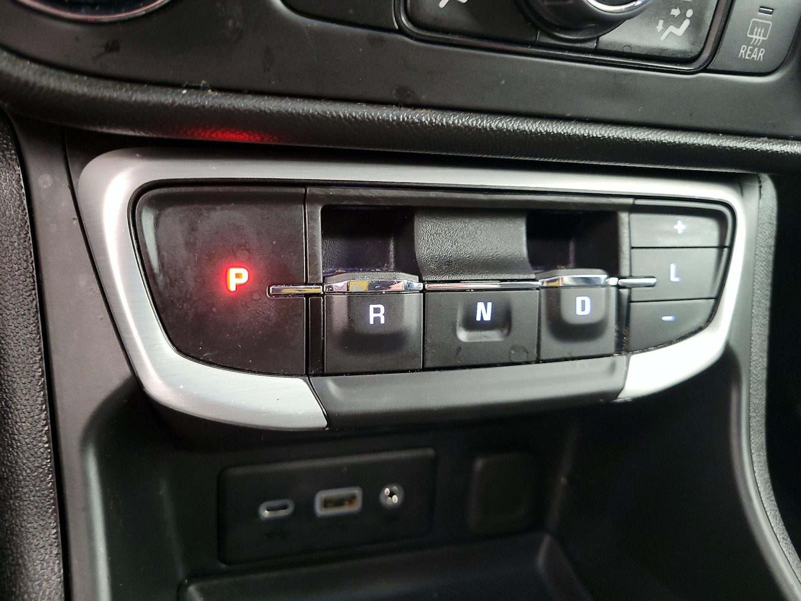 2022 GMC Terrain SLE - Photo 18