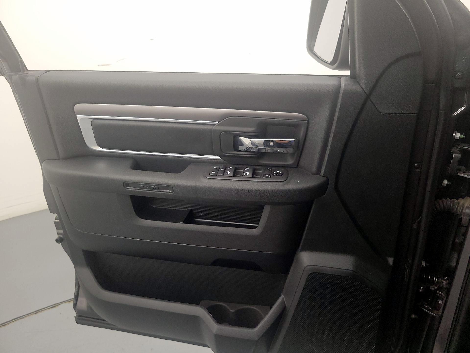 Thumbnail: 2022 RAM 1500 Classic - 12