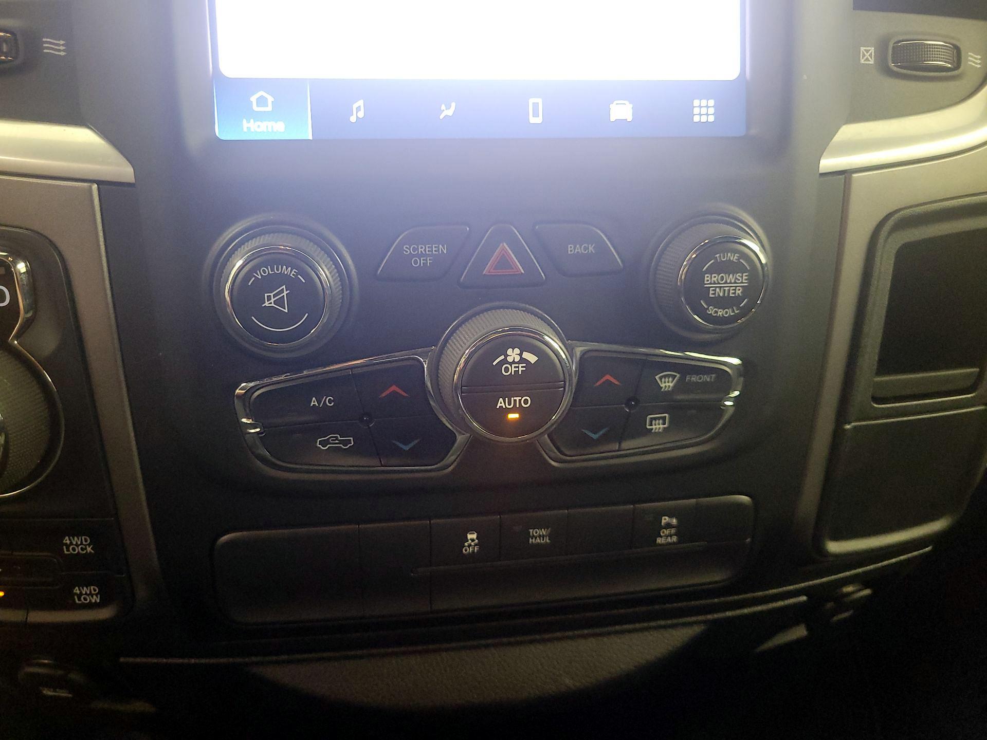 Thumbnail: 2022 RAM 1500 Classic - 16