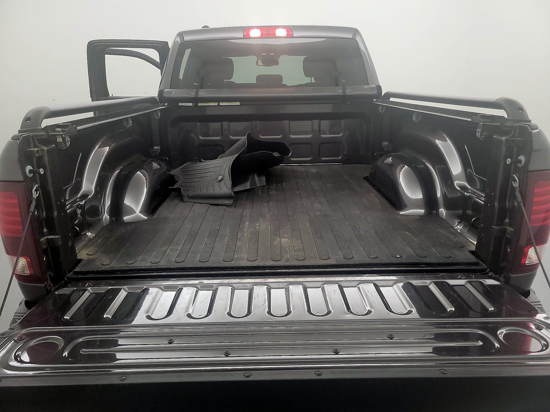 Thumbnail: 2022 RAM 1500 Classic - 20