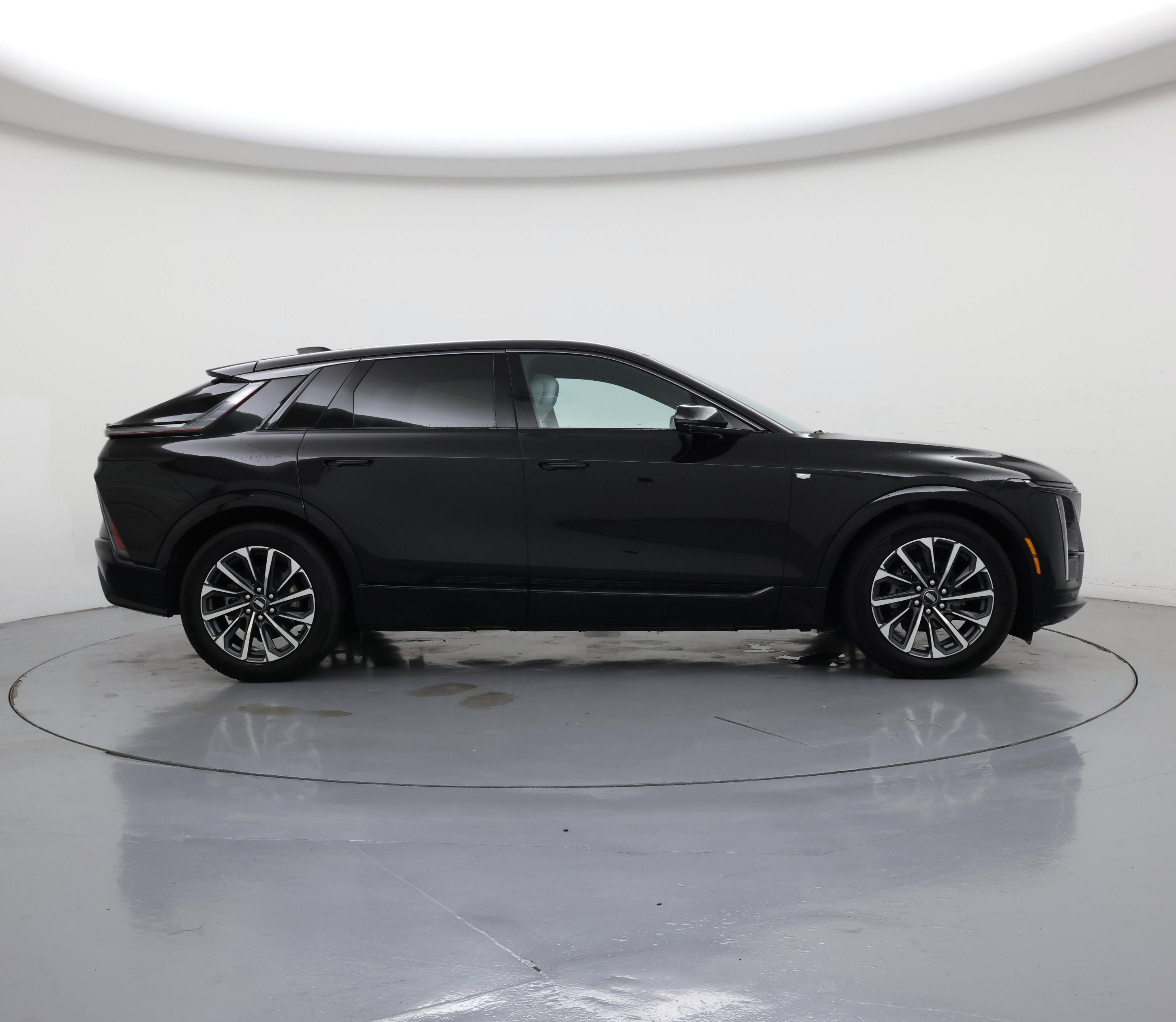 Thumbnail: 2024 Cadillac Lyriq - 7
