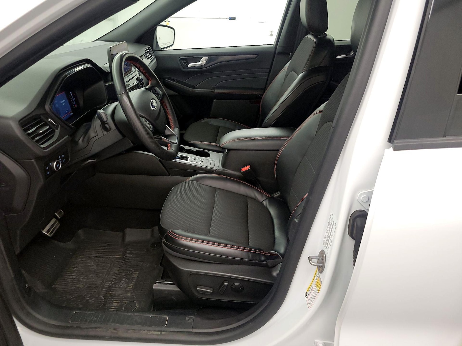 2023 Ford Escape ST-Line Select - Photo 12