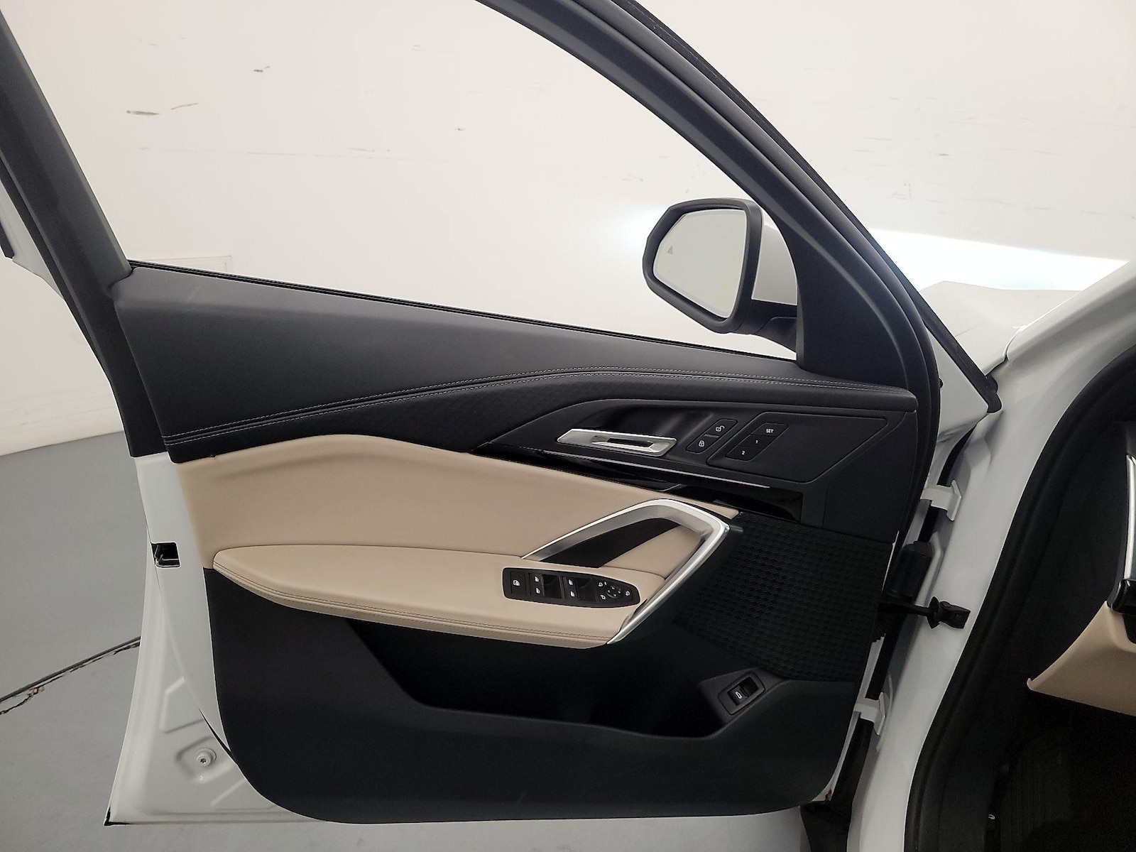 2025 BMW X2 28i - Photo 13