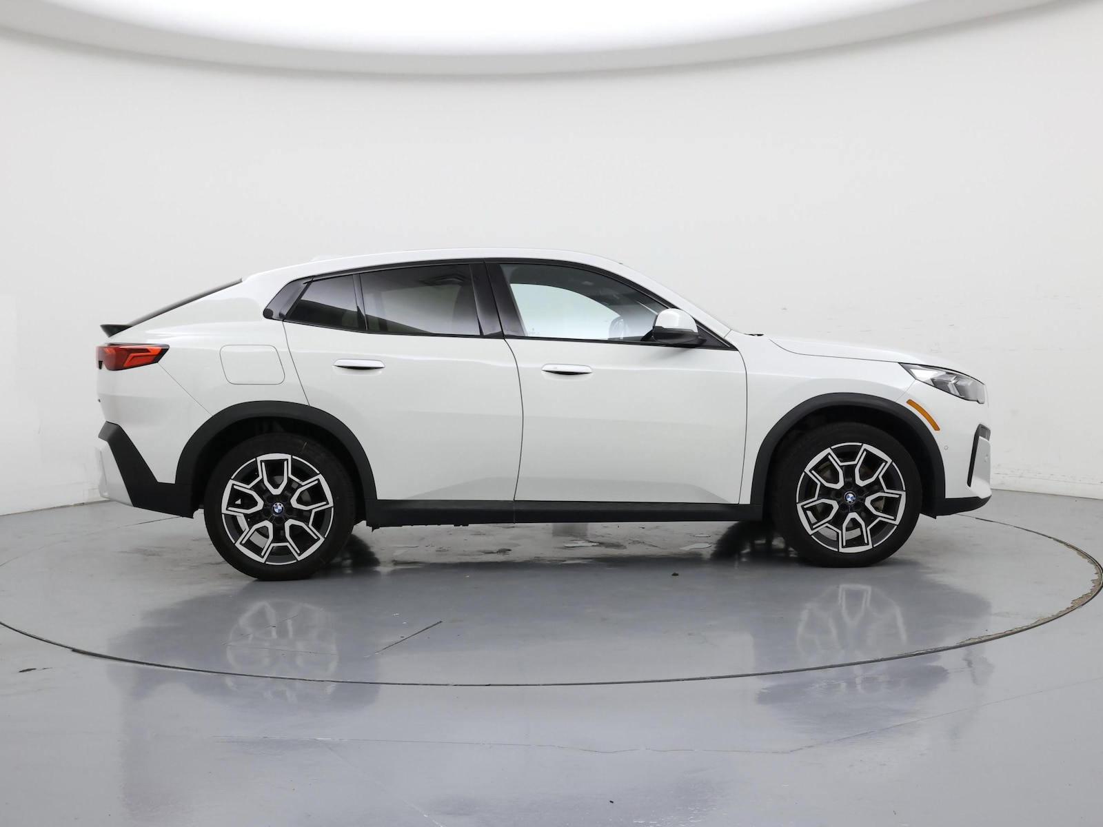 2025 BMW X2 28i - Photo 8