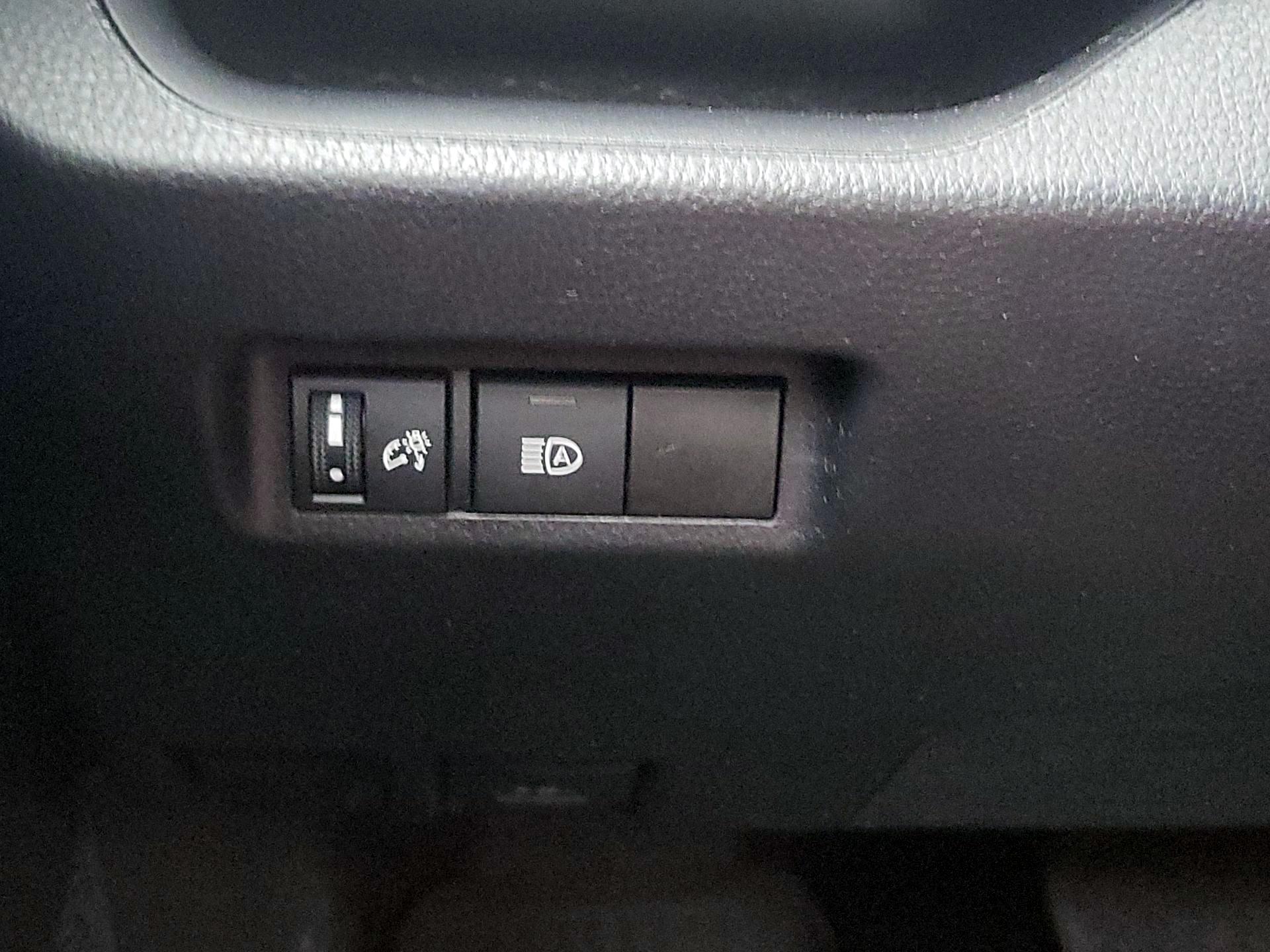 Thumbnail: 2021 Toyota RAV4 - 13