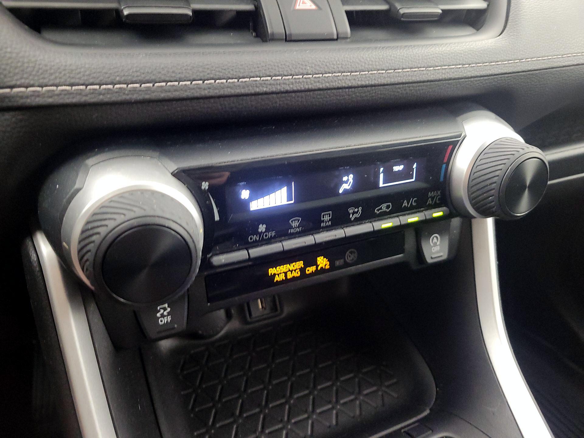 Thumbnail: 2021 Toyota RAV4 - 16