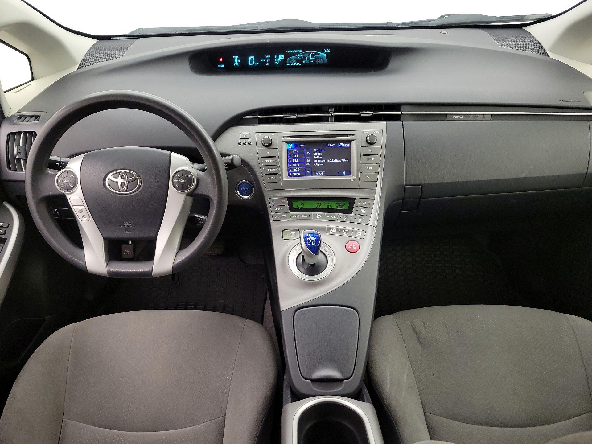 Thumbnail: 2015 Toyota Prius - 9